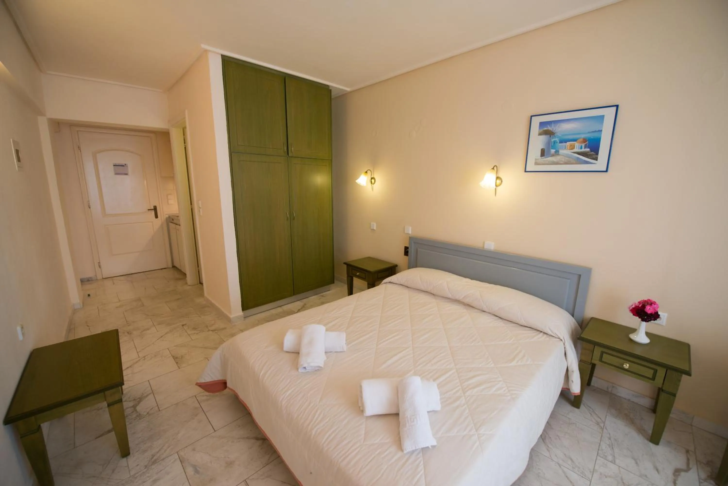 Bedroom, Bed in Hotel Niras