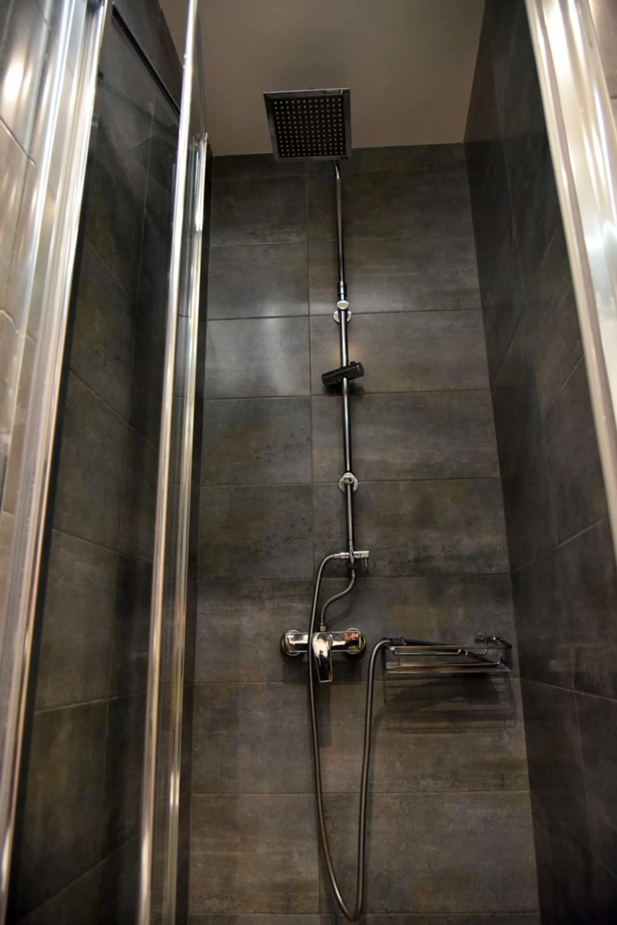 Shower in Hotel Niras