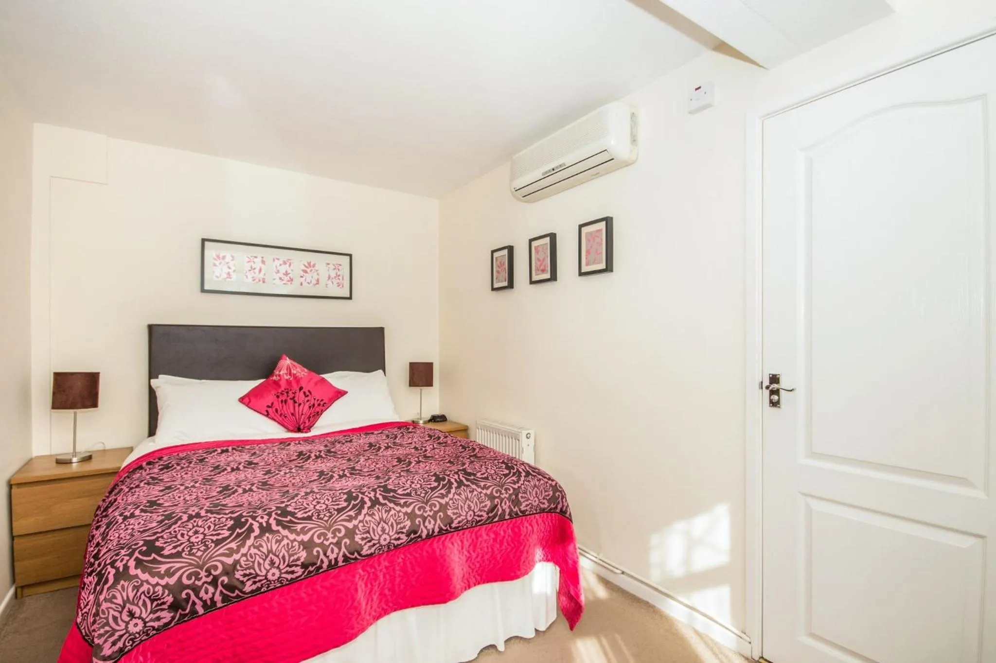 Bed in Green Haven Guest House