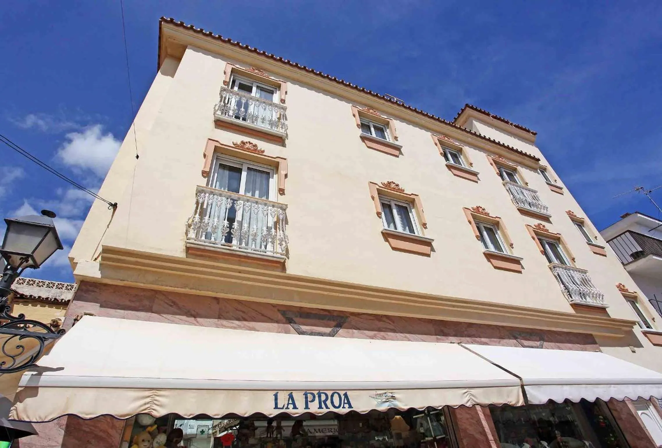 Property building in Apartamentos La Proa