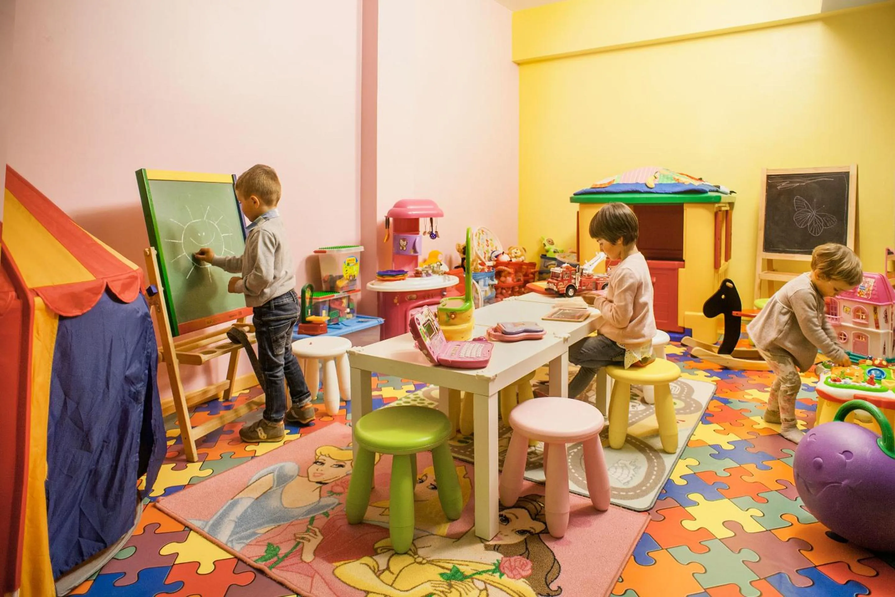 Game Room in Il Borgo Della Rovere