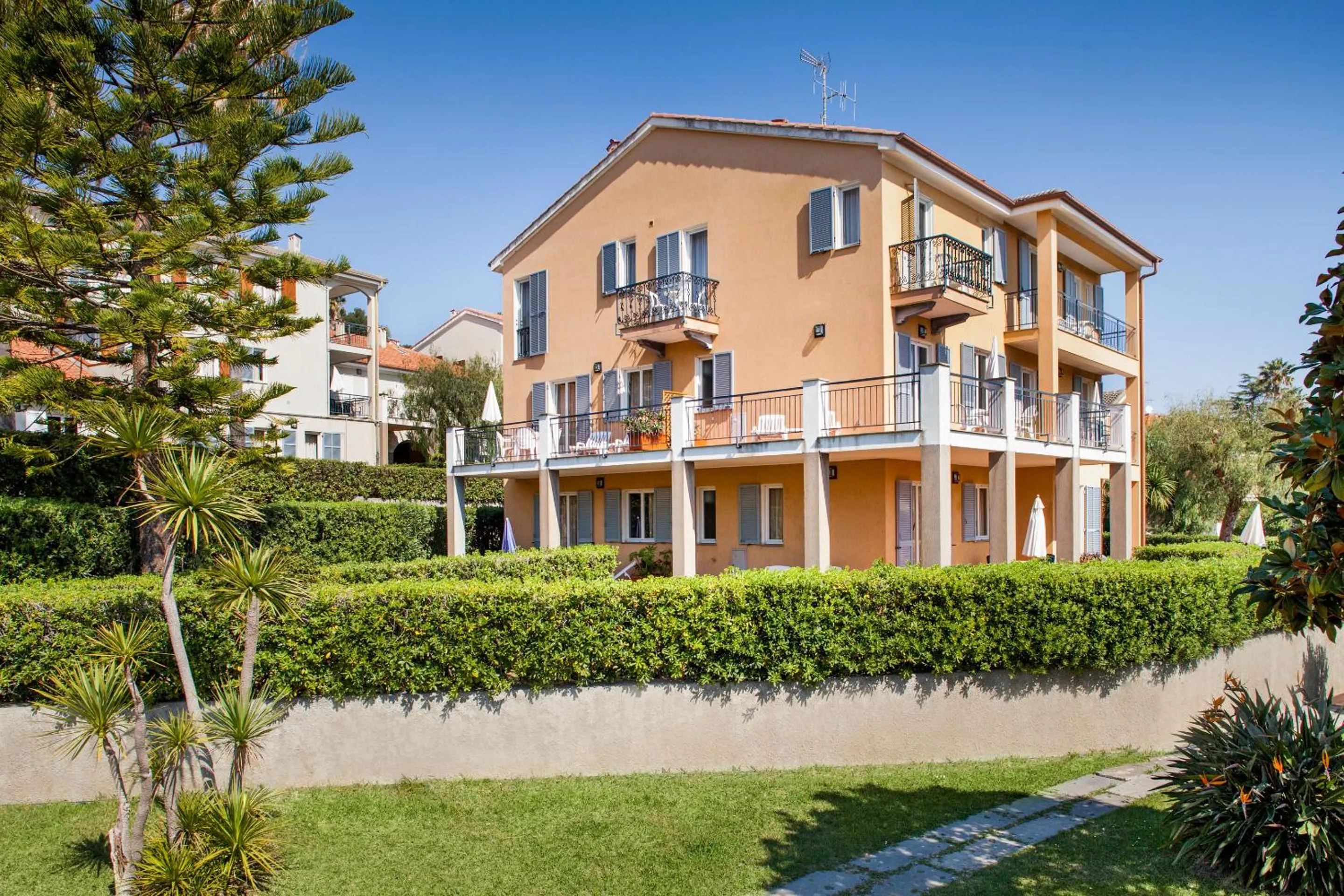 Property building in Il Borgo Della Rovere