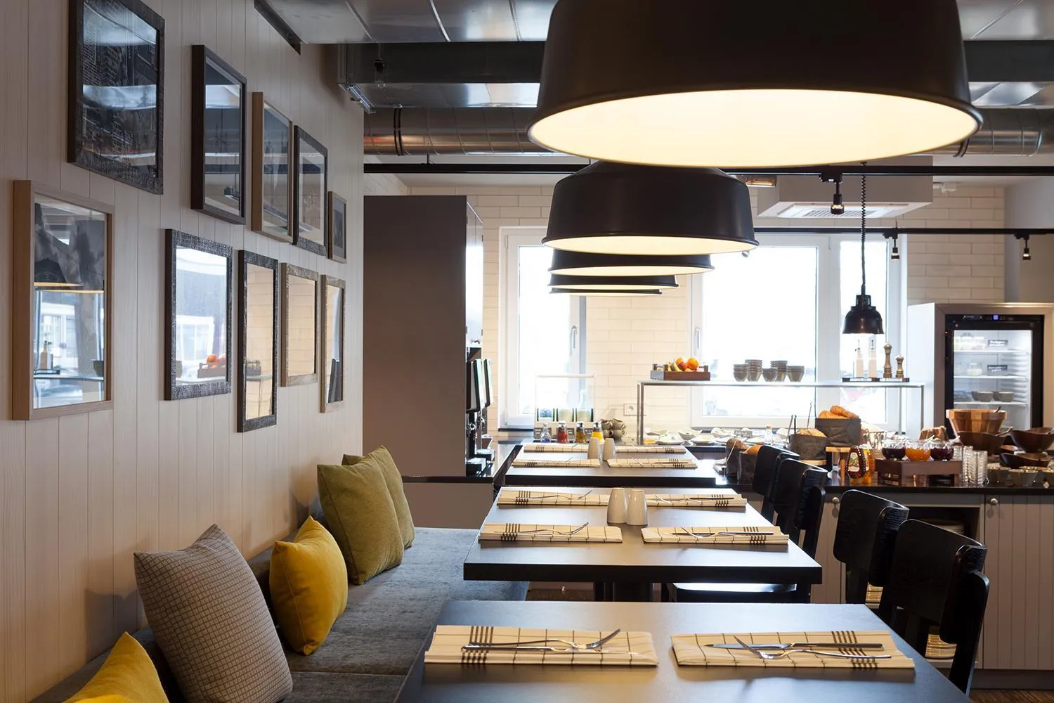 Breakfast in Vienna House Easy by Wyndham Bremen City Apartments