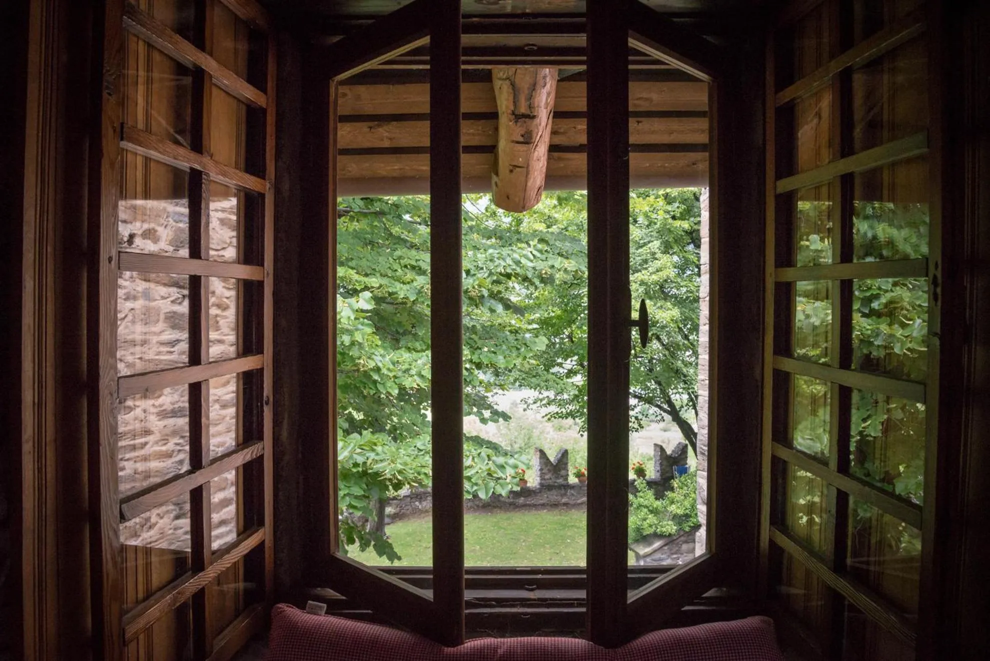 Garden view in B&B La Tour de Villa