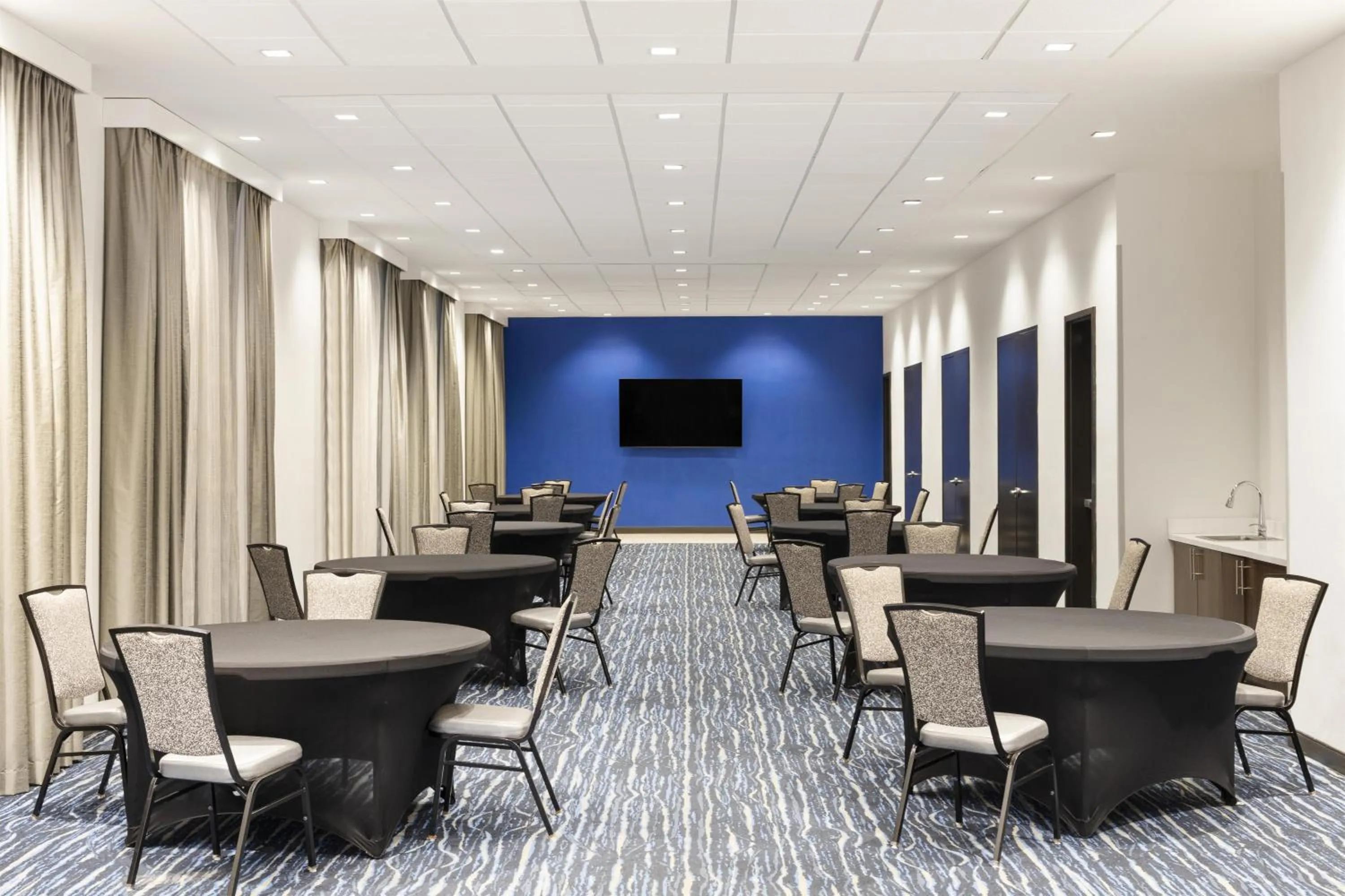 Meeting/conference room in GLo Best Western Nashville Airport