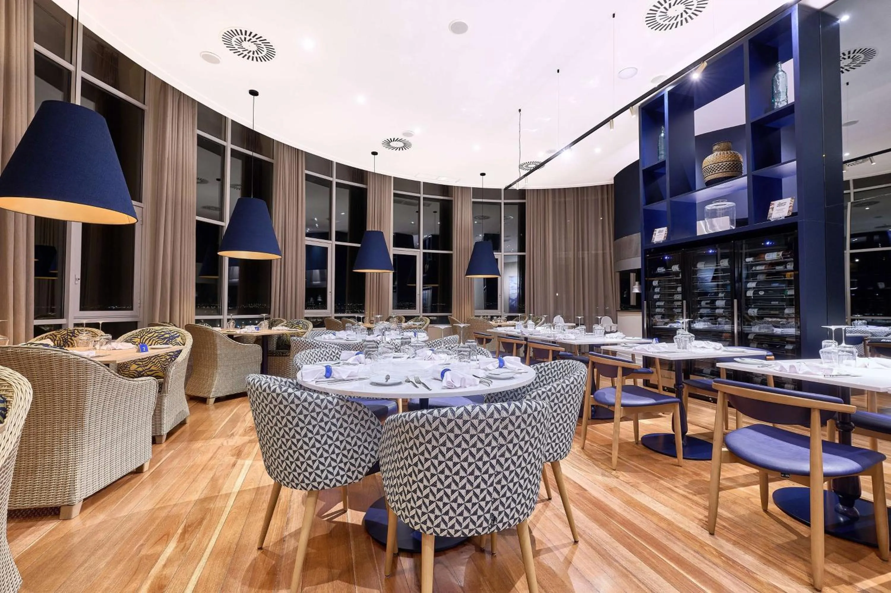 Restaurant/places to eat in TRYP by Wyndham Lisboa Caparica Mar