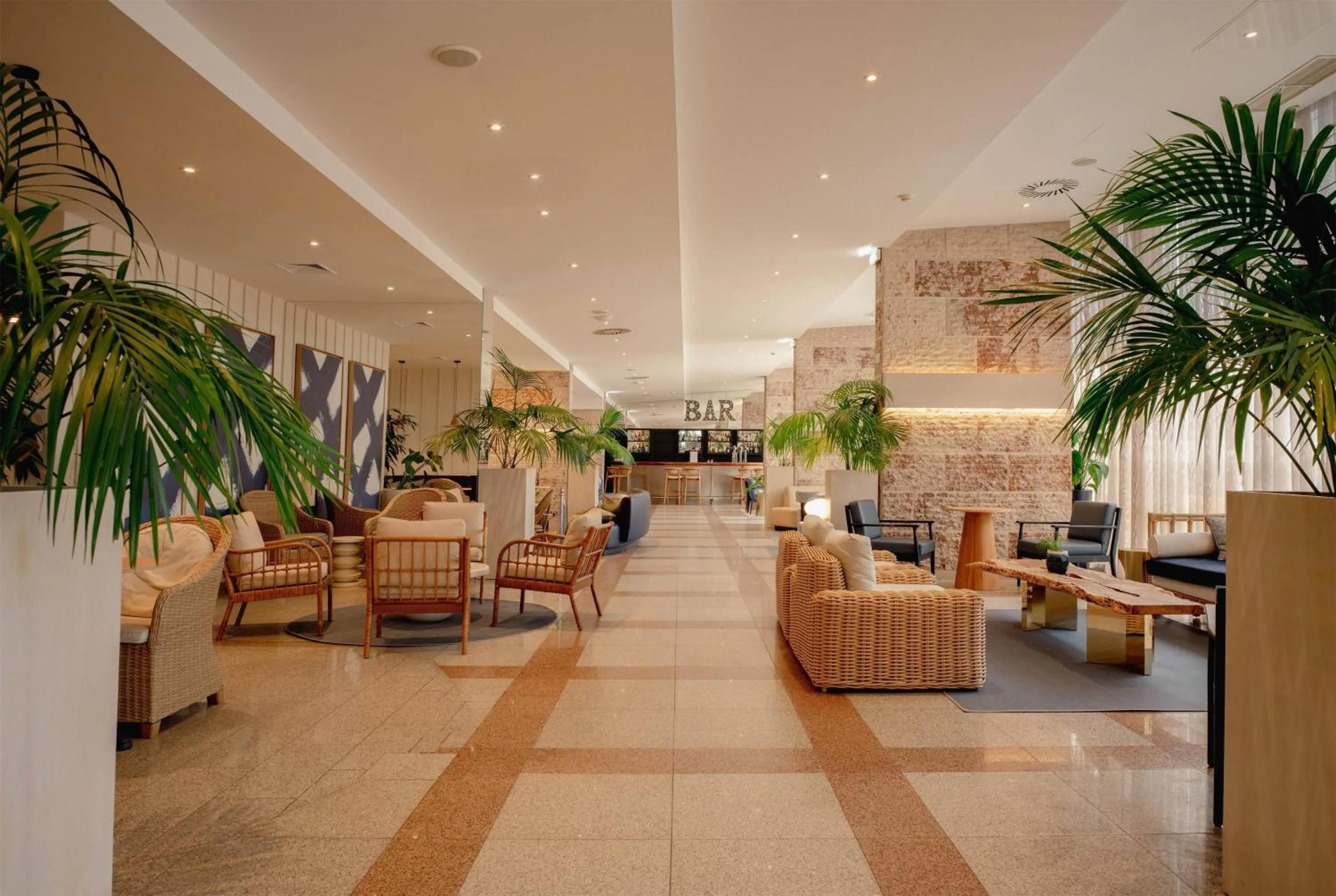 Lobby or reception in TRYP by Wyndham Lisboa Caparica Mar