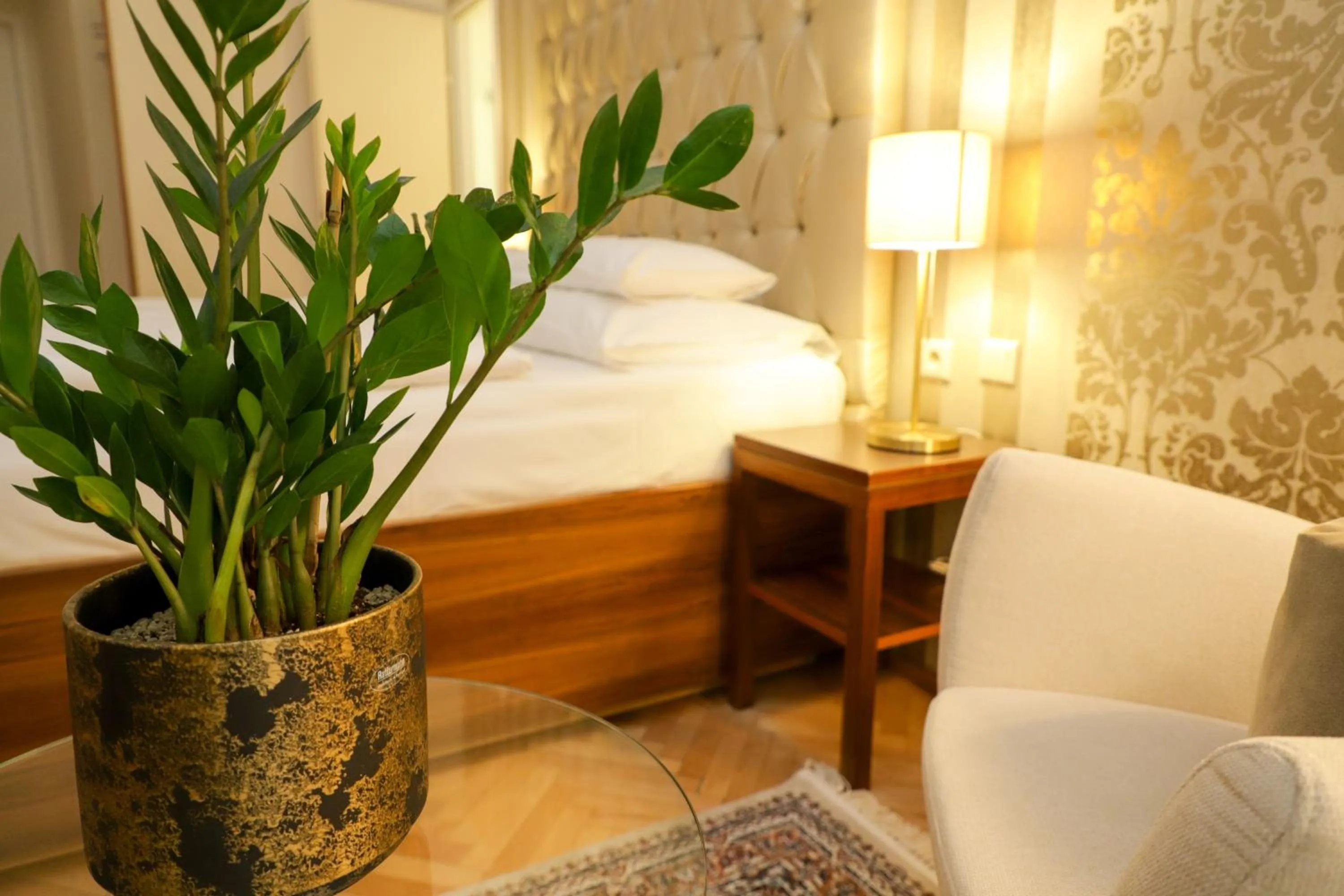 Property building, Bed in Hotel Wandl