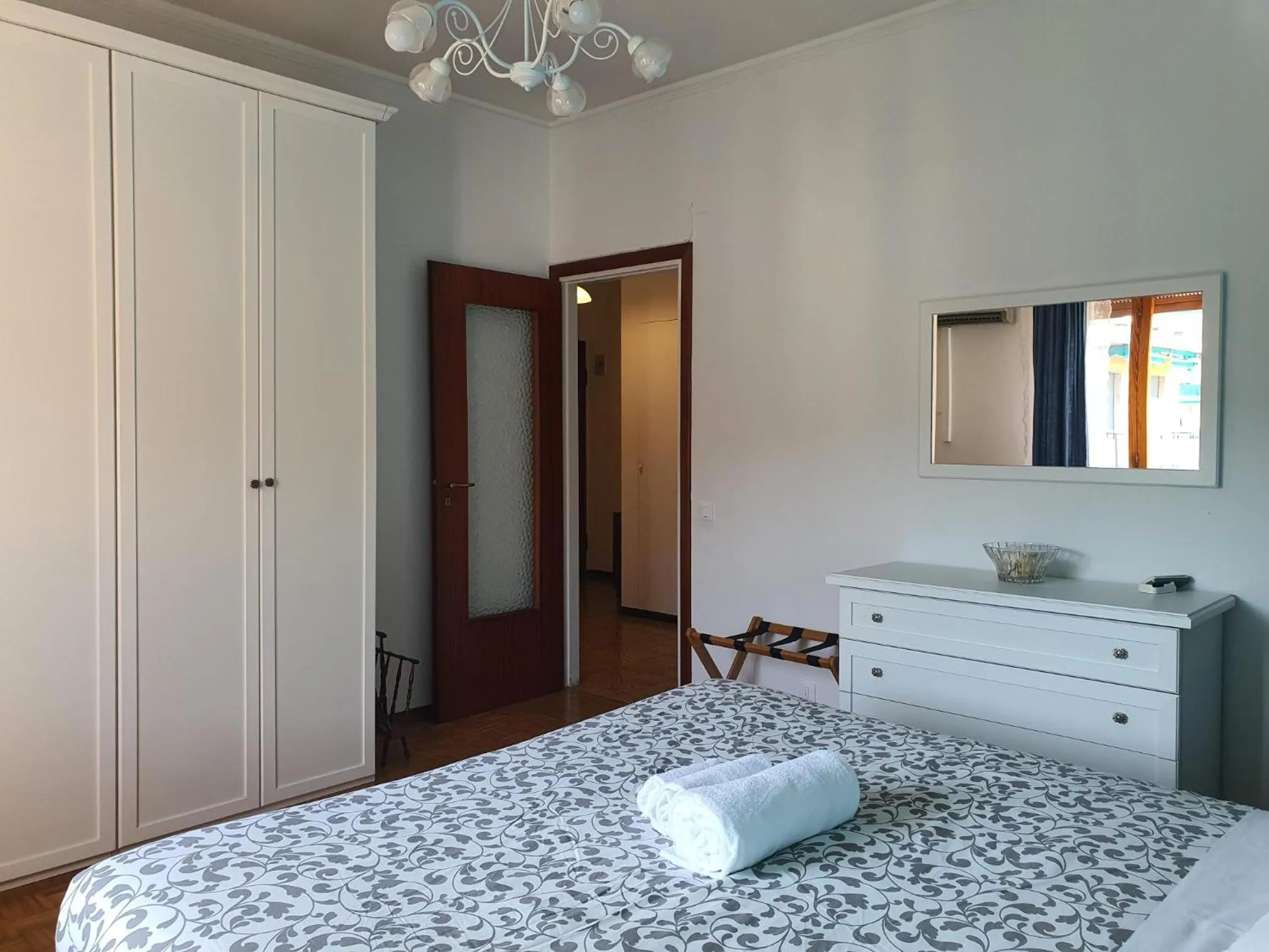 Blue Daisy Apartment
