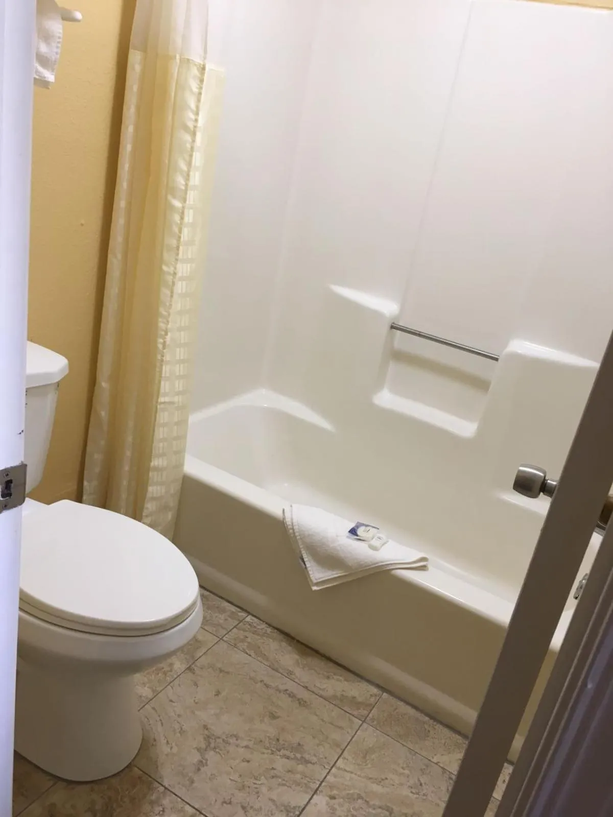 Bathroom in Blackwater Inn Milton