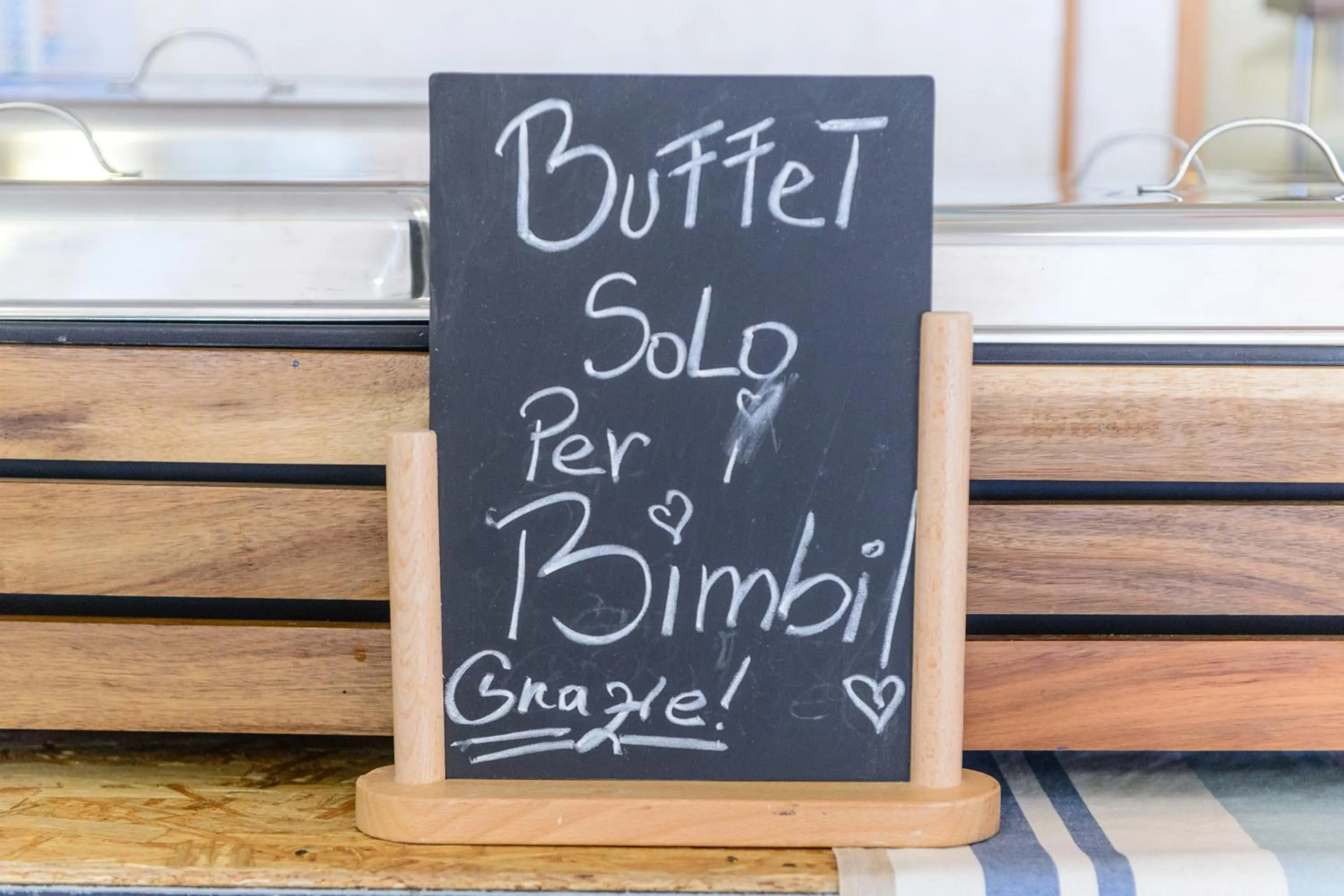 Text overlay in Hotel Colorado