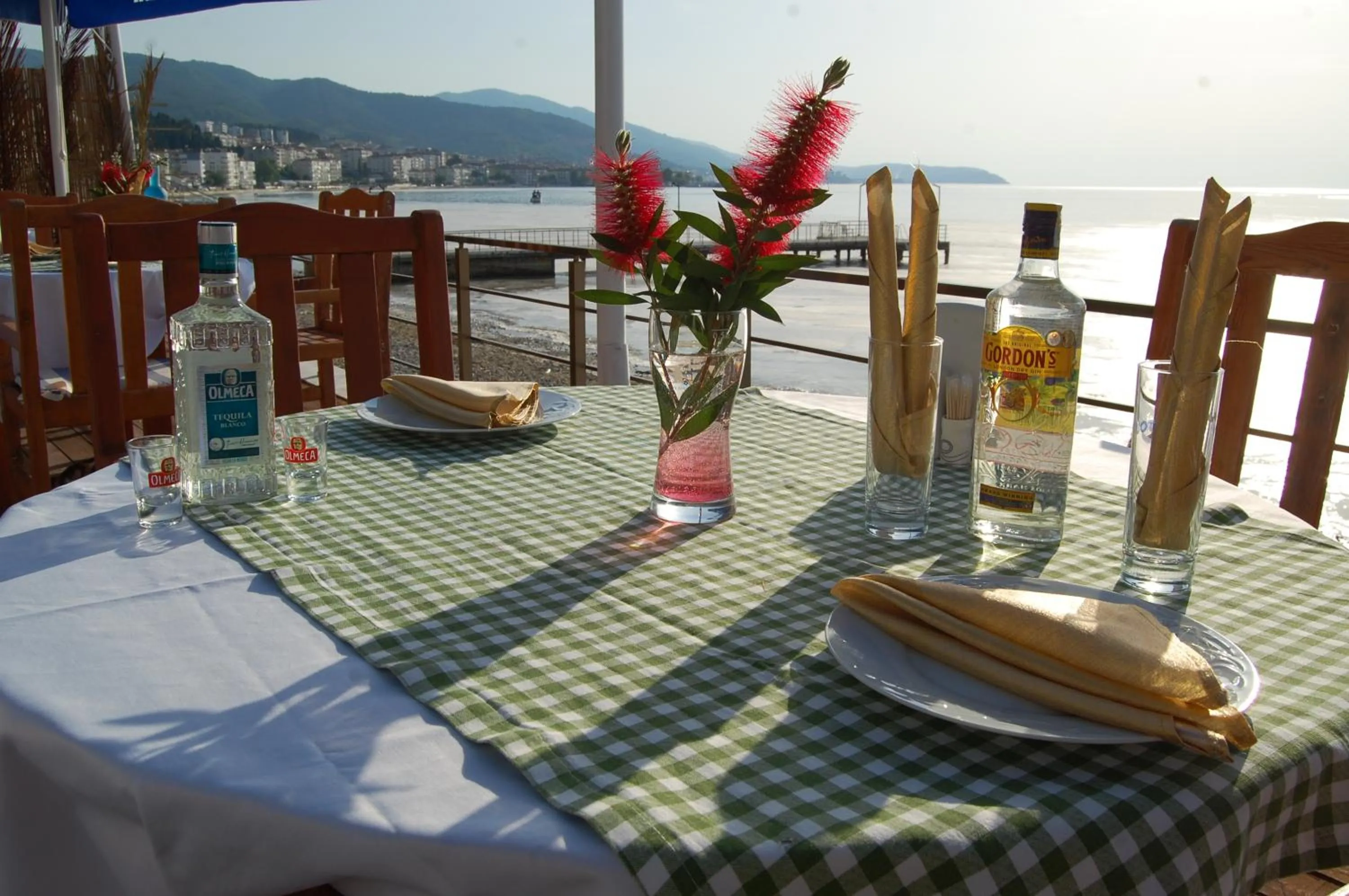 Restaurant/places to eat in Grand Koru Hotel Beach