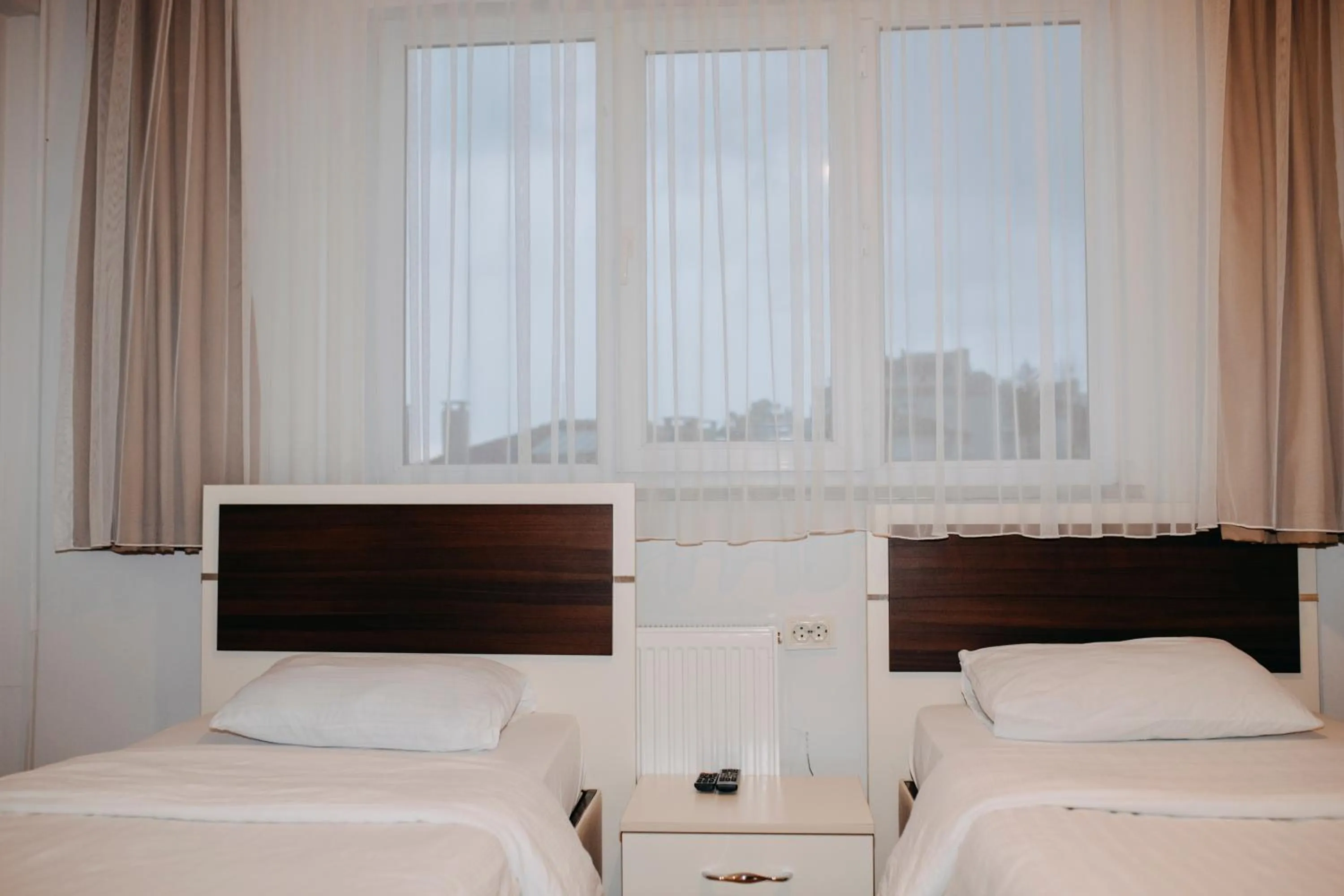 Bedroom, Bed in Grand Koru Hotel Beach