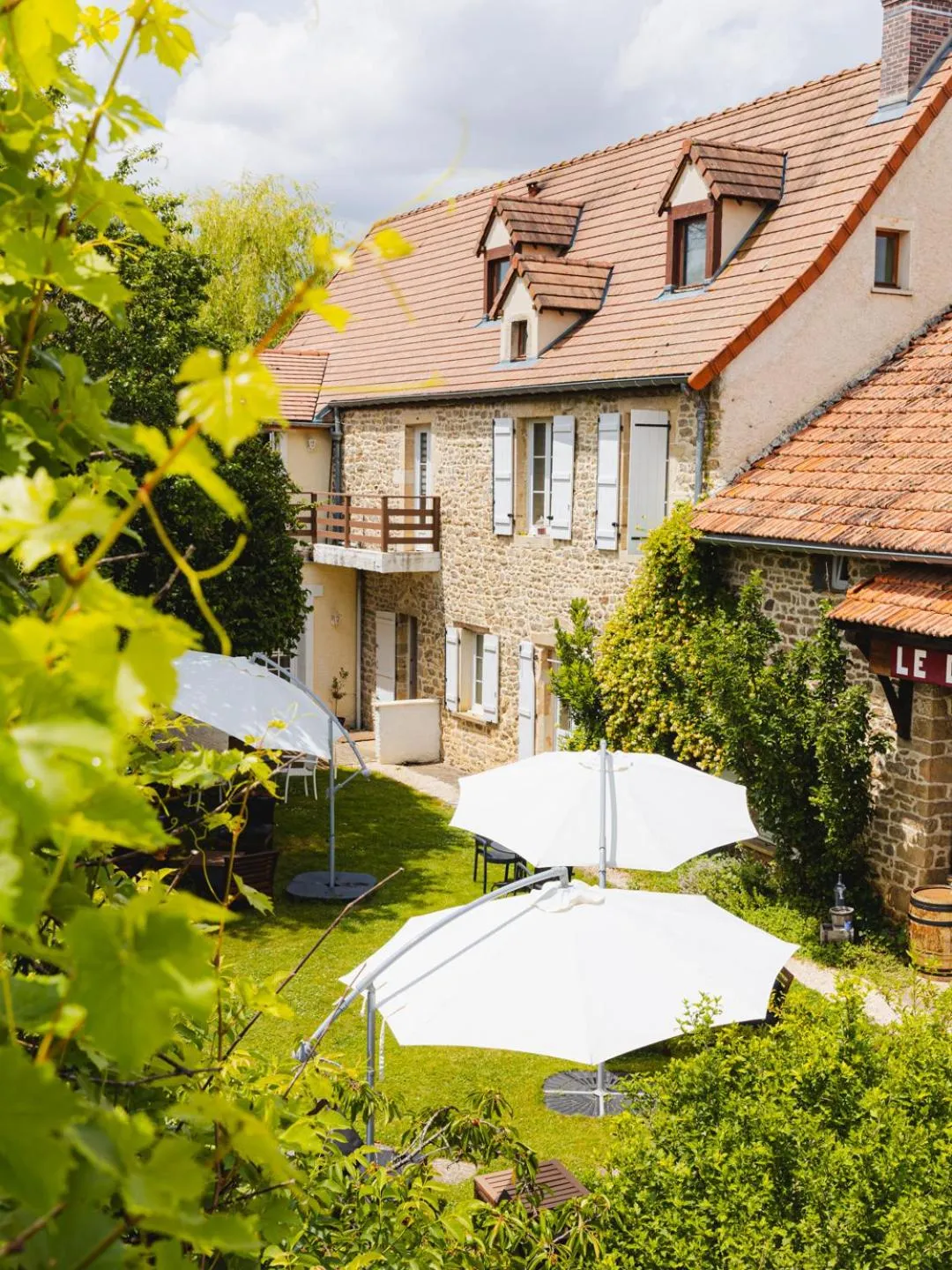 Property building in Domaine de Vandenesse Et Spa