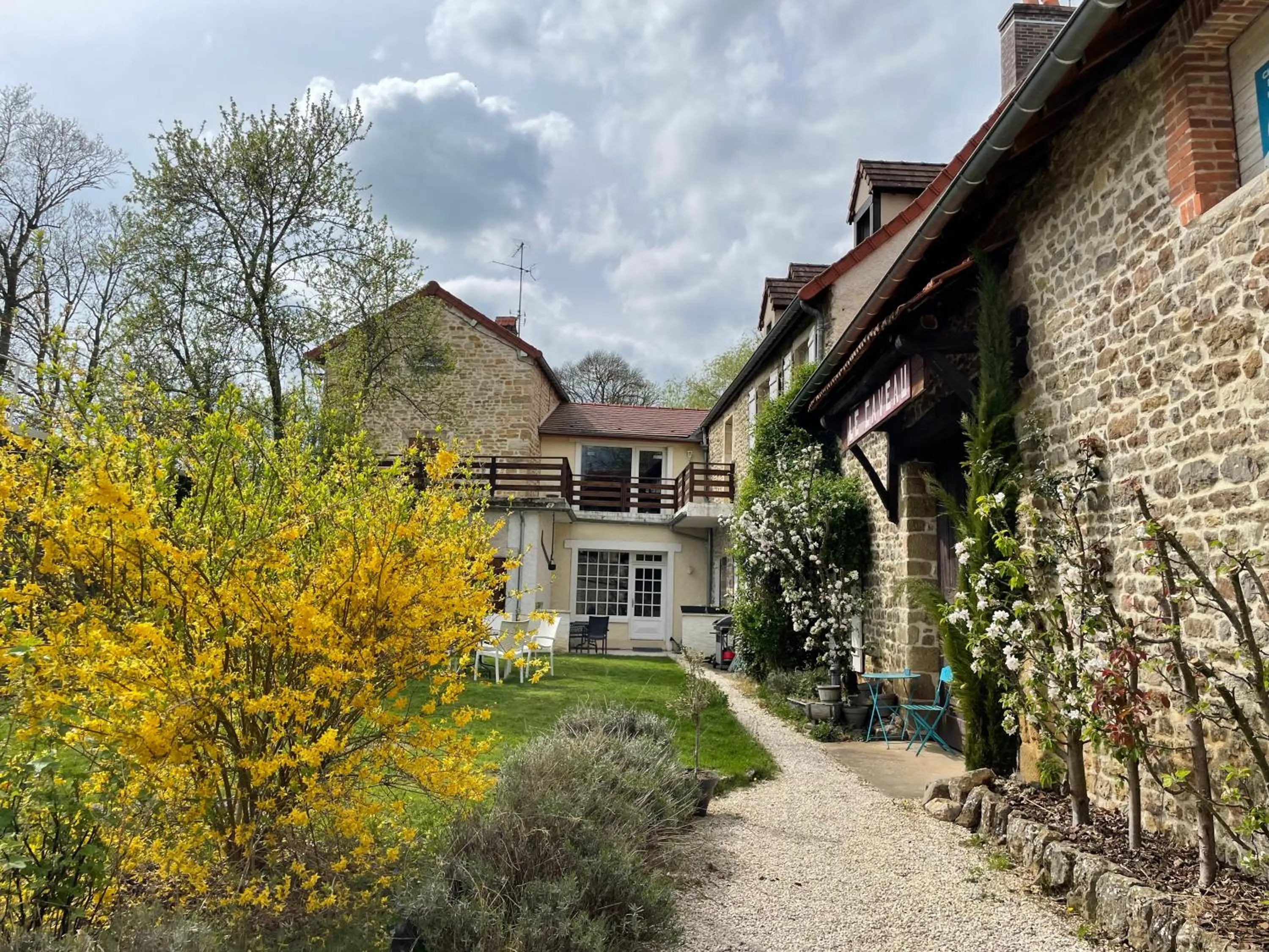 Property building in Domaine de Vandenesse Et Spa