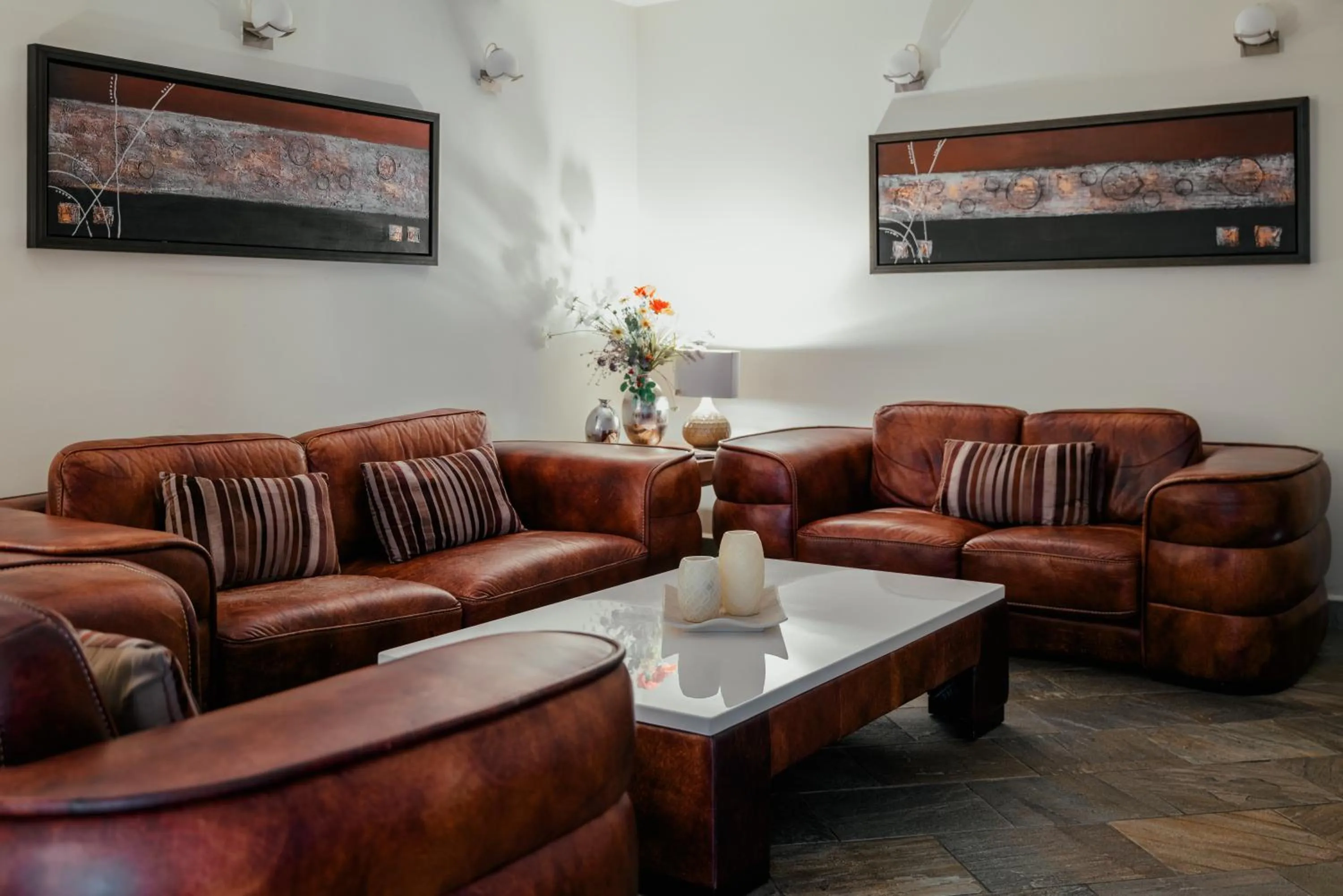 Seating area in Hotel Troyer