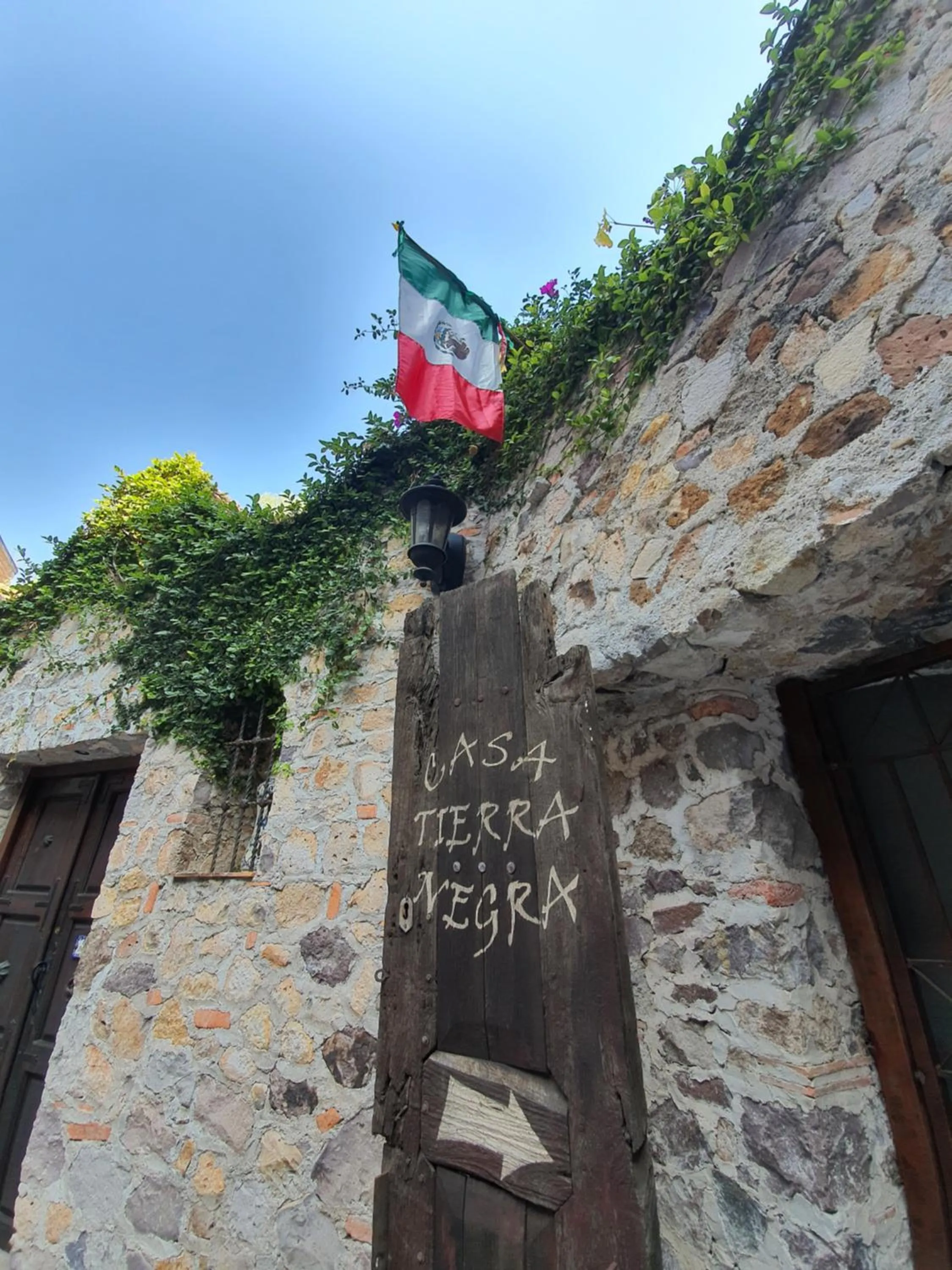 Casa Tierra Negra