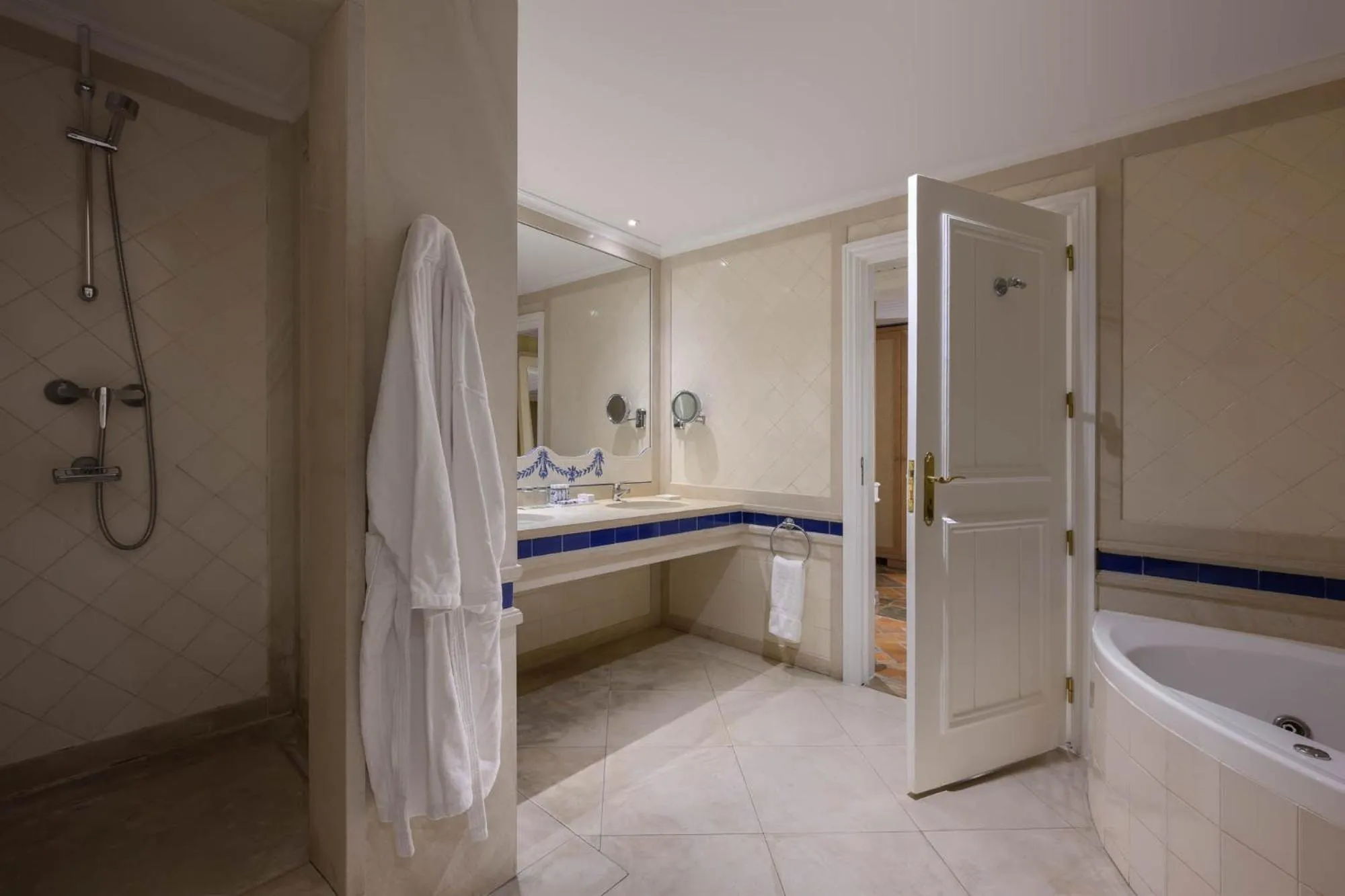 Bathroom in M'AR De AR Muralhas