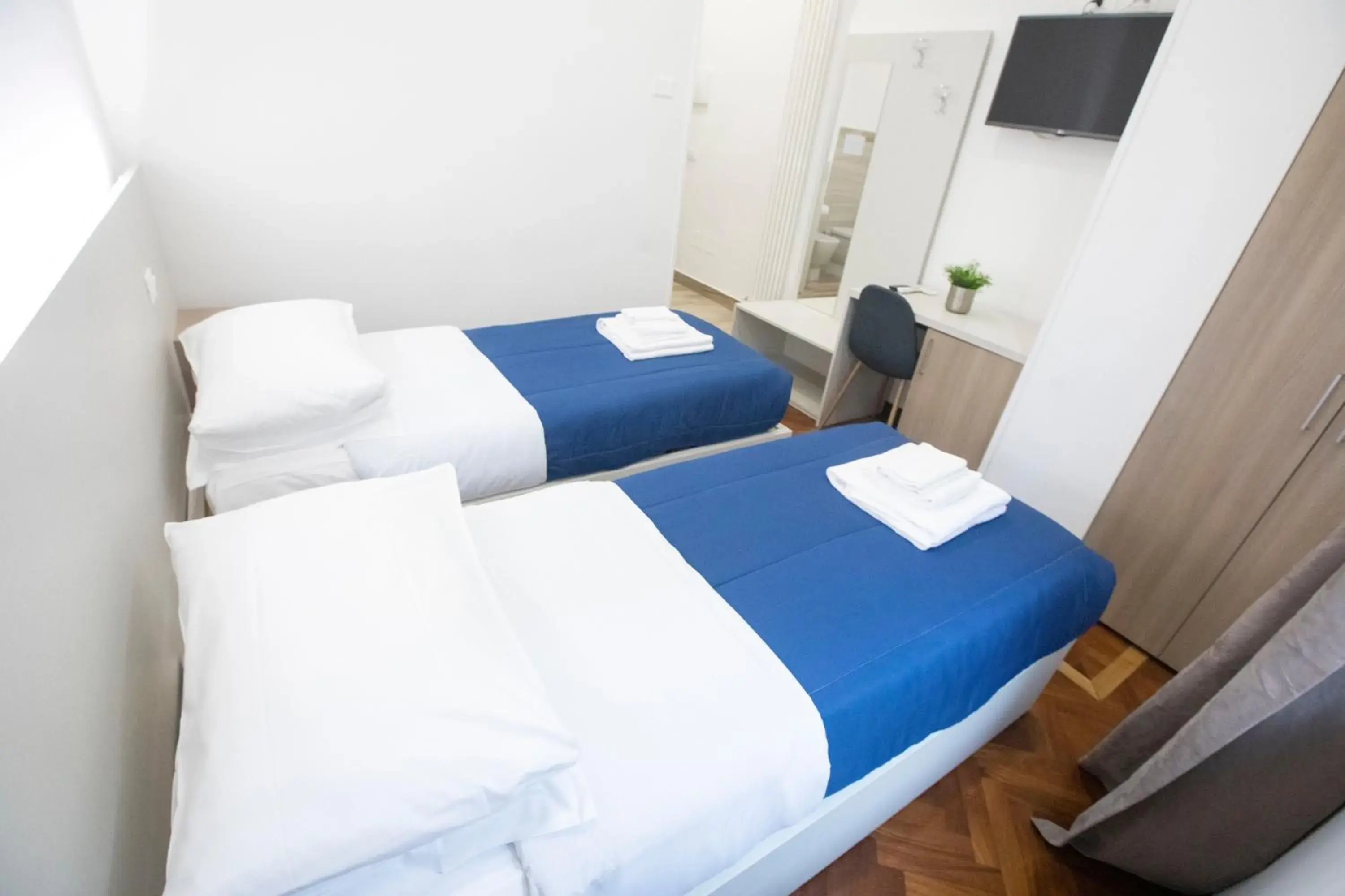 Double or Twin Room with Private Bathroom in Hall inn B&B in Naples Double or Twin Room with Private Bathroom in Hall inn B&B in Naples