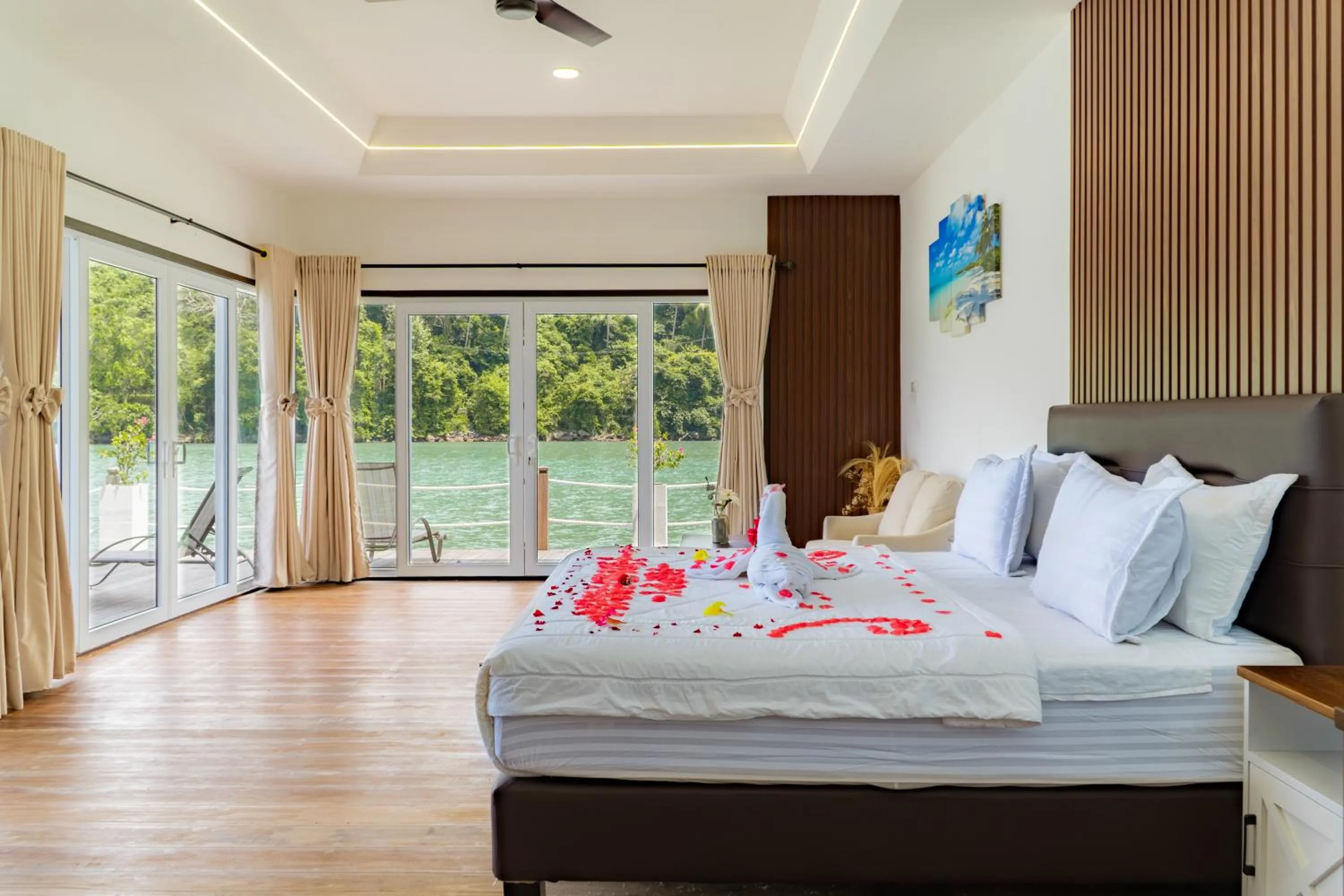 Sea view, Bed in The Hawk's Nest Resort
