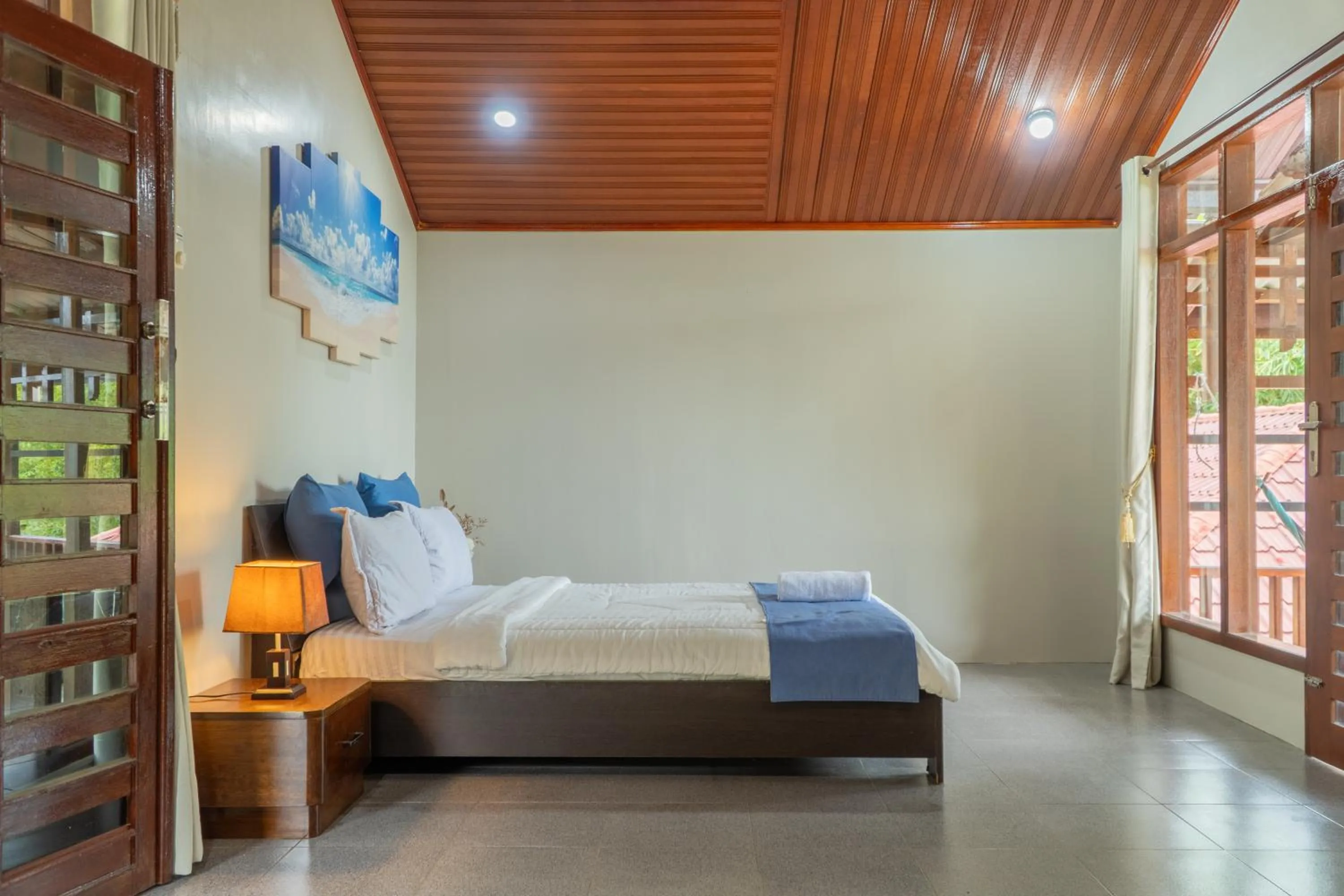 Bedroom, Bed in The Hawk's Nest Resort