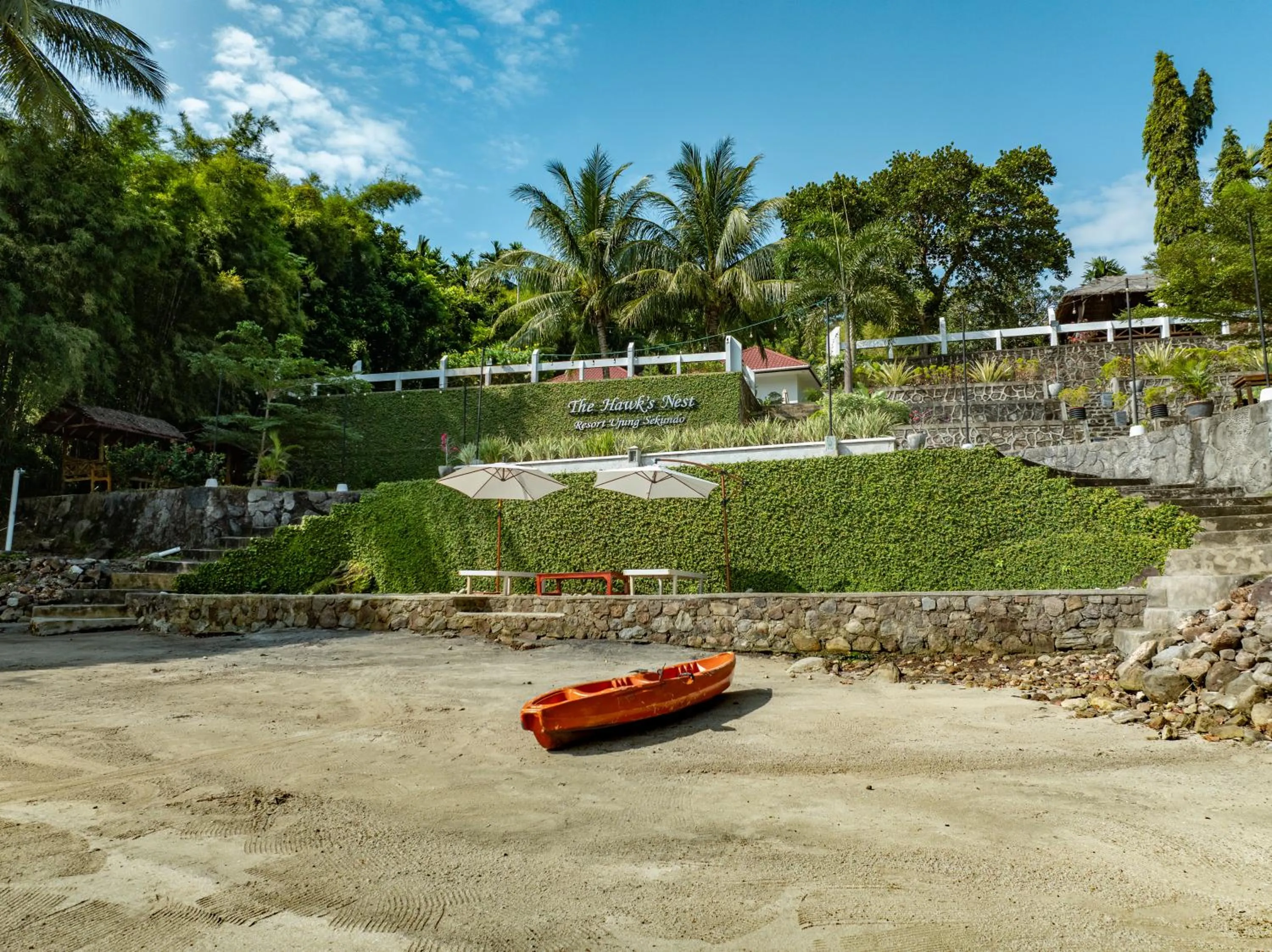 Day in The Hawk's Nest Resort