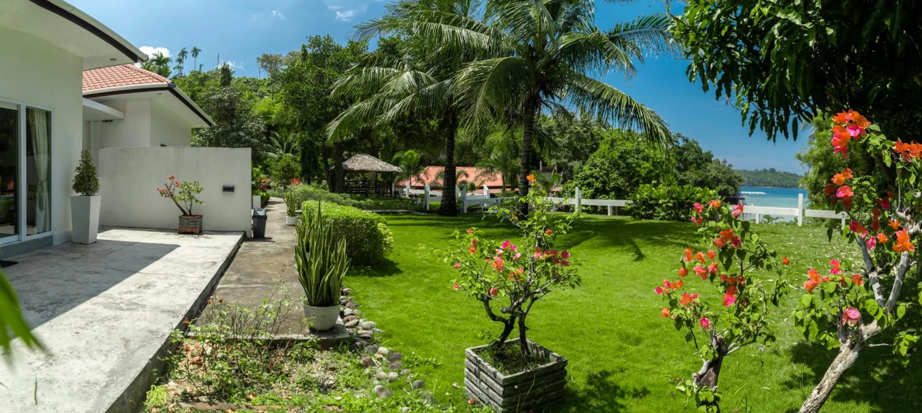 Day in The Hawk's Nest Resort