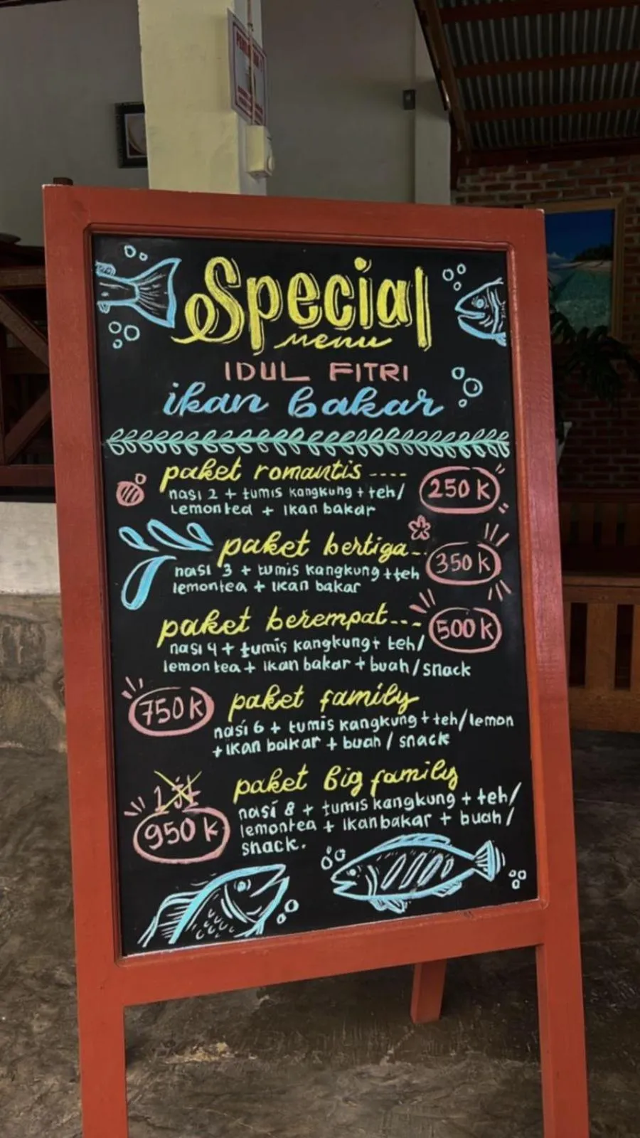 Food in The Hawk's Nest Resort