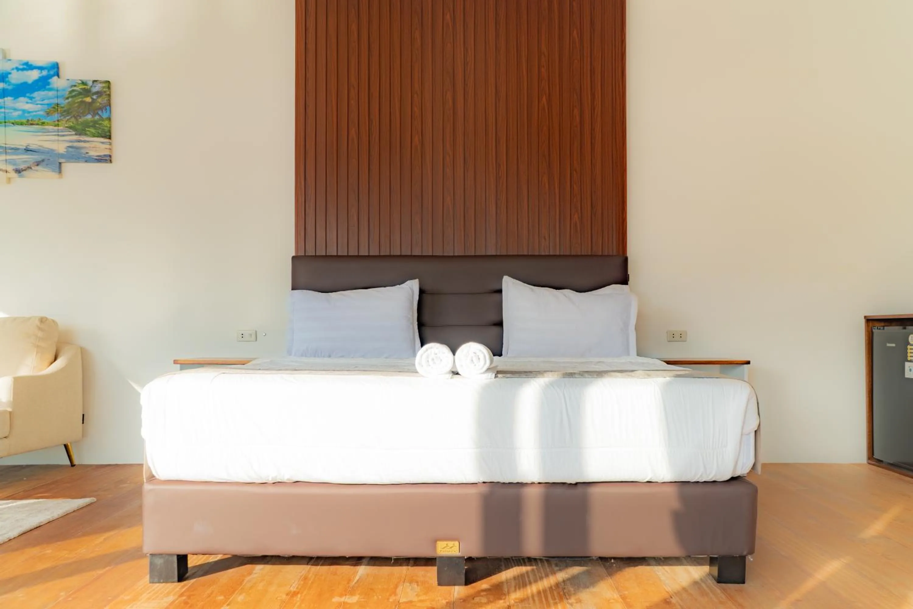 Bed in The Hawk's Nest Resort