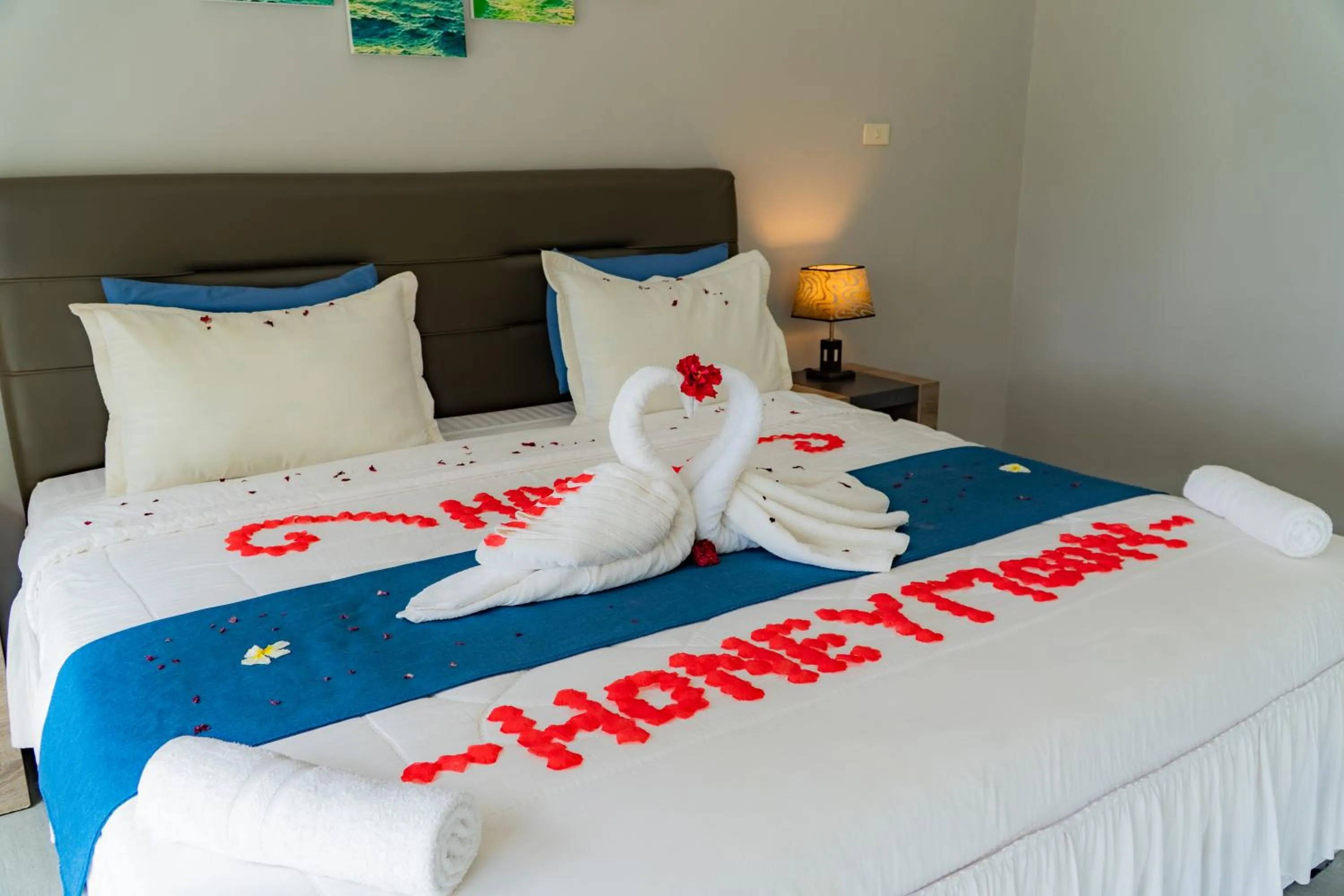 Bed in The Hawk's Nest Resort