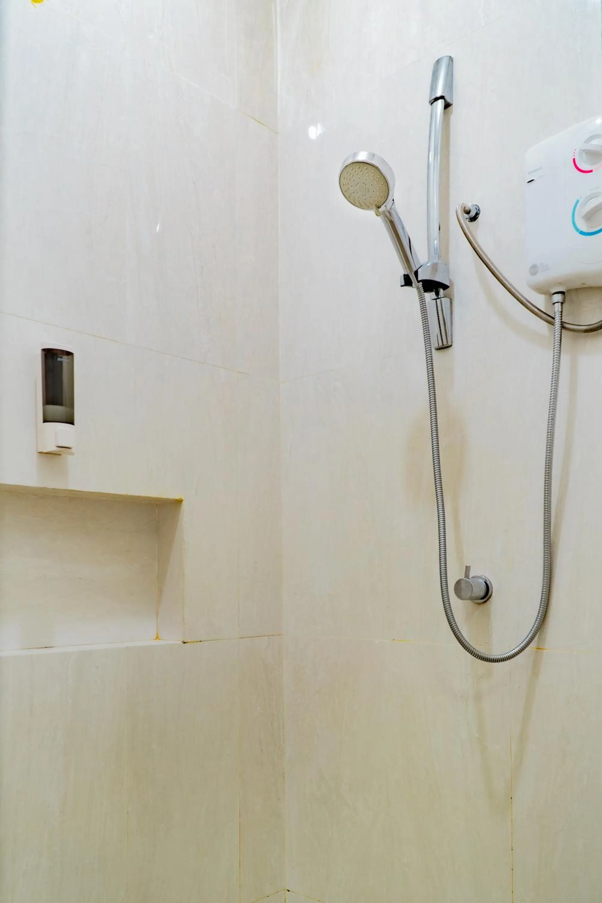 Shower in The Hawk's Nest Resort