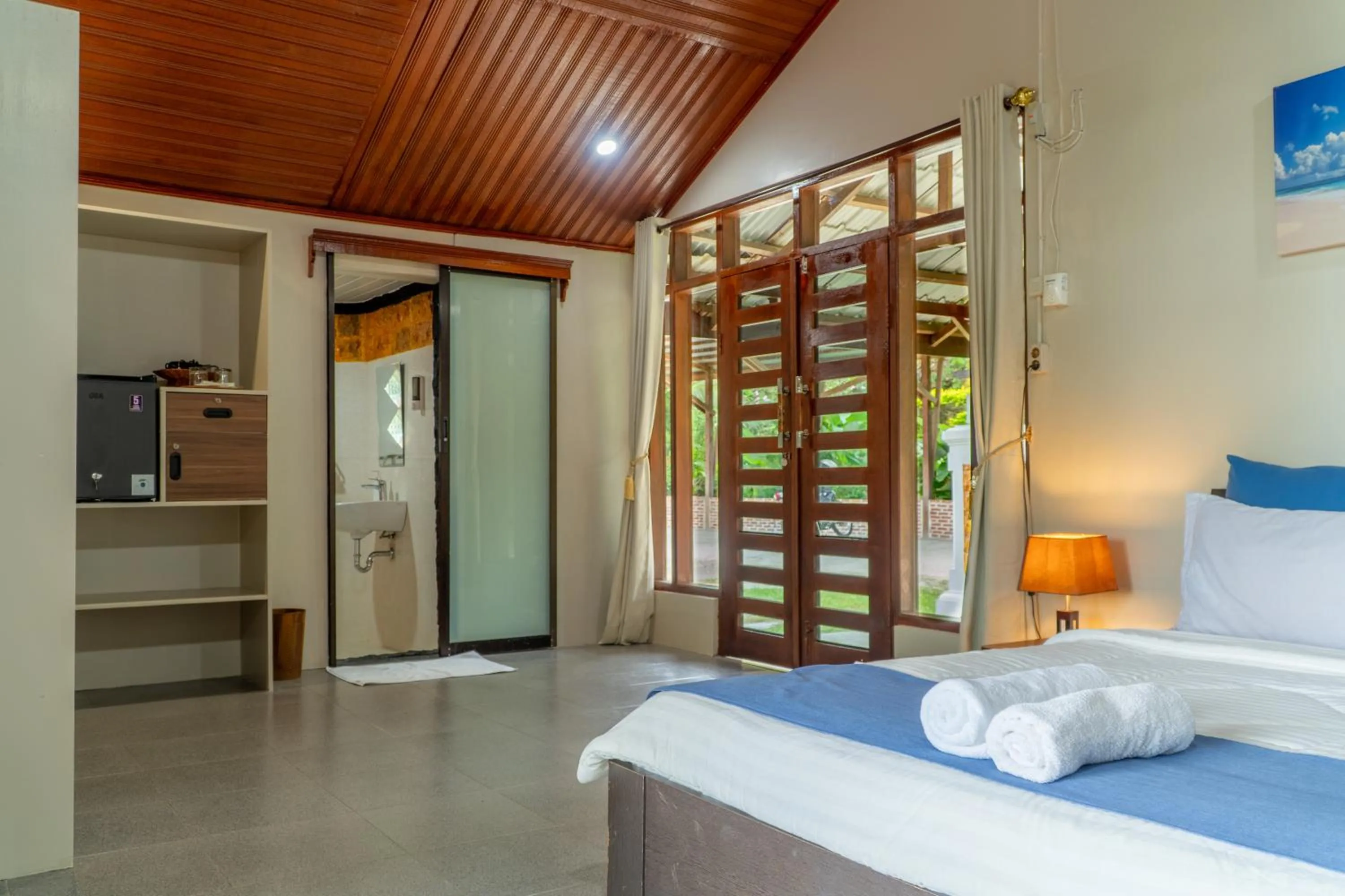 Bedroom, Bed in The Hawk's Nest Resort