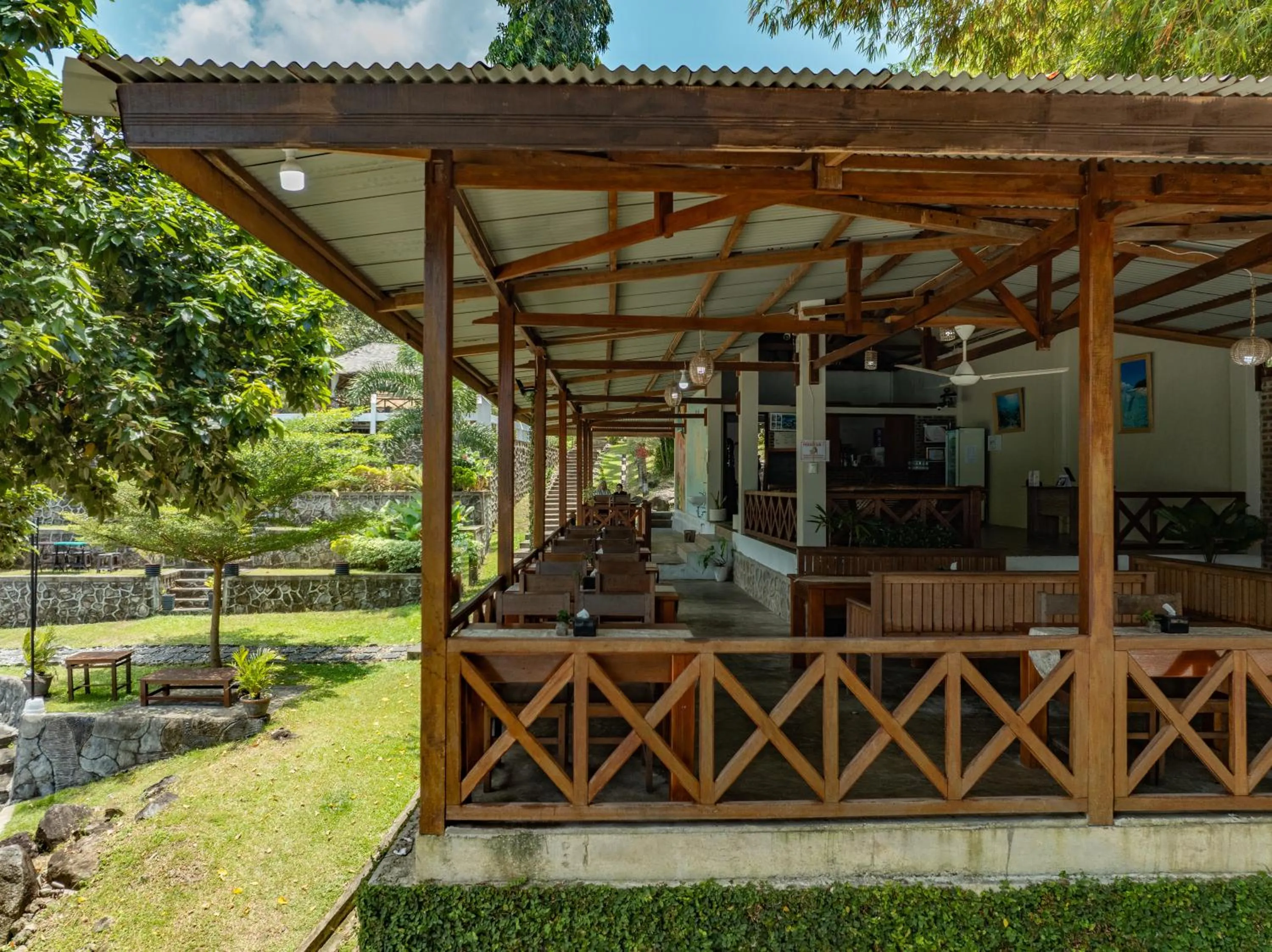 Restaurant/places to eat in The Hawk's Nest Resort