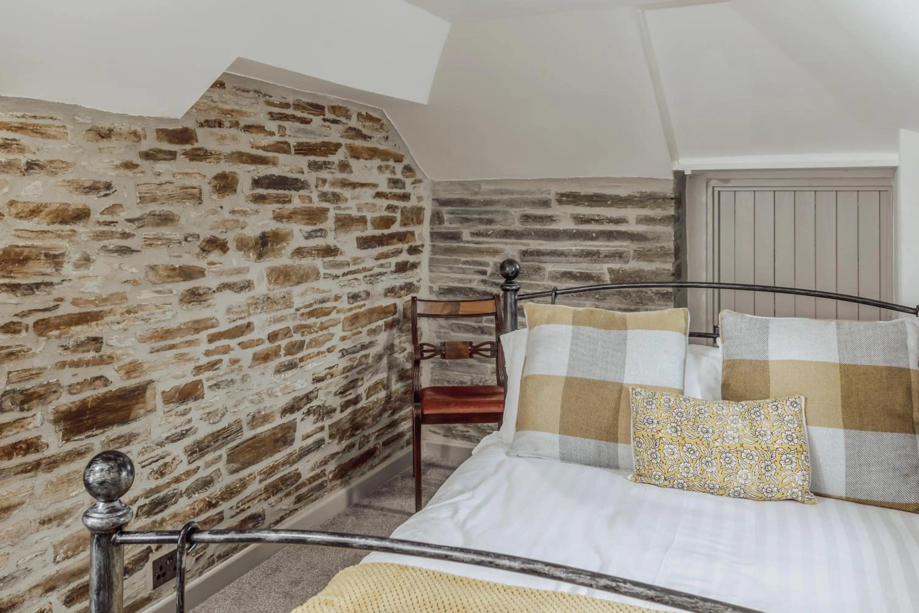 Bedroom, Bed in The Olde Malthouse Inn