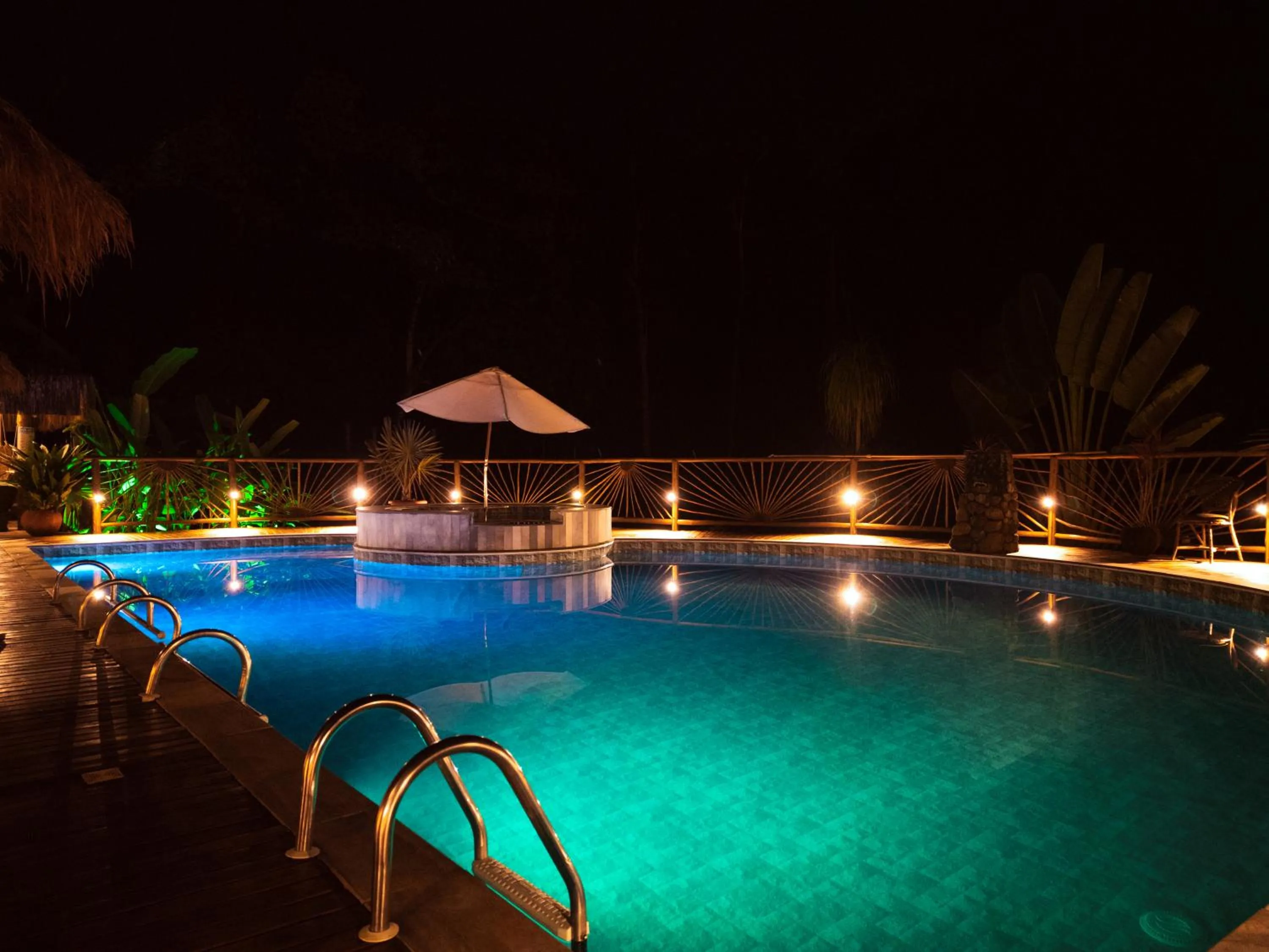 Pool view in VELINN Pousada Bali Itamambuca