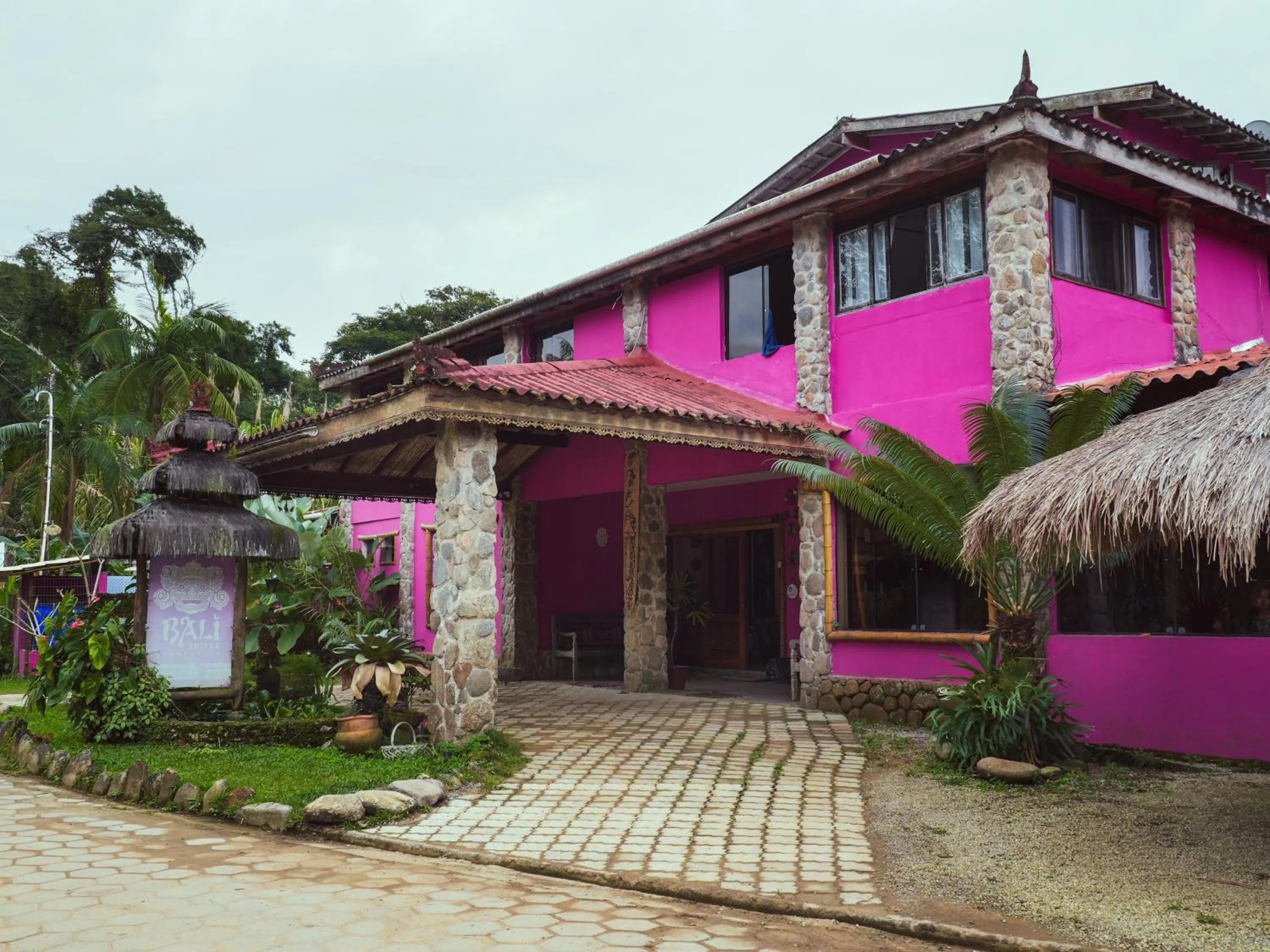 Property building in VELINN Pousada Bali Itamambuca