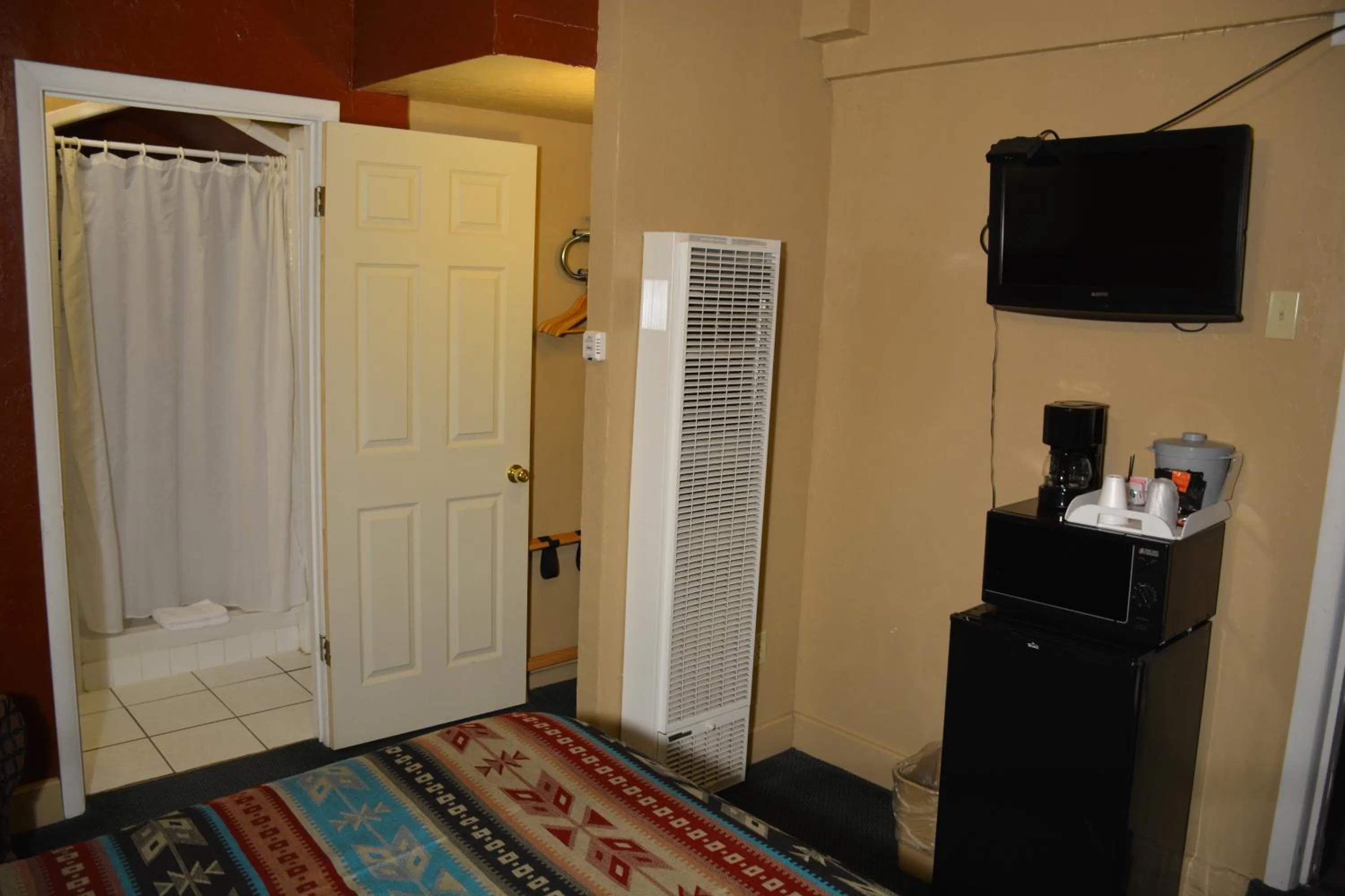 Bedroom in Sitzmark Chalet Inn