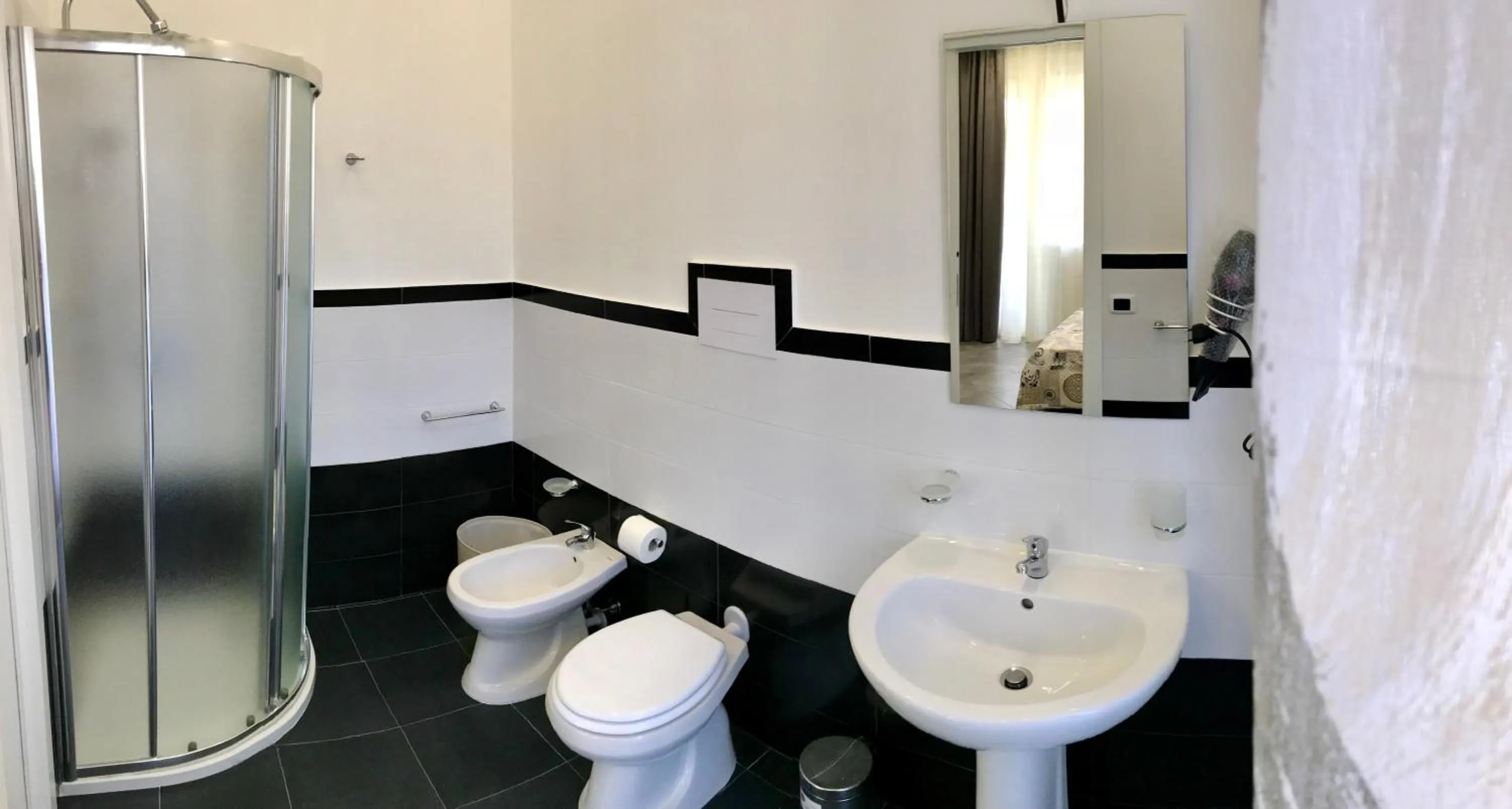 Shower in Castello di Sabbia