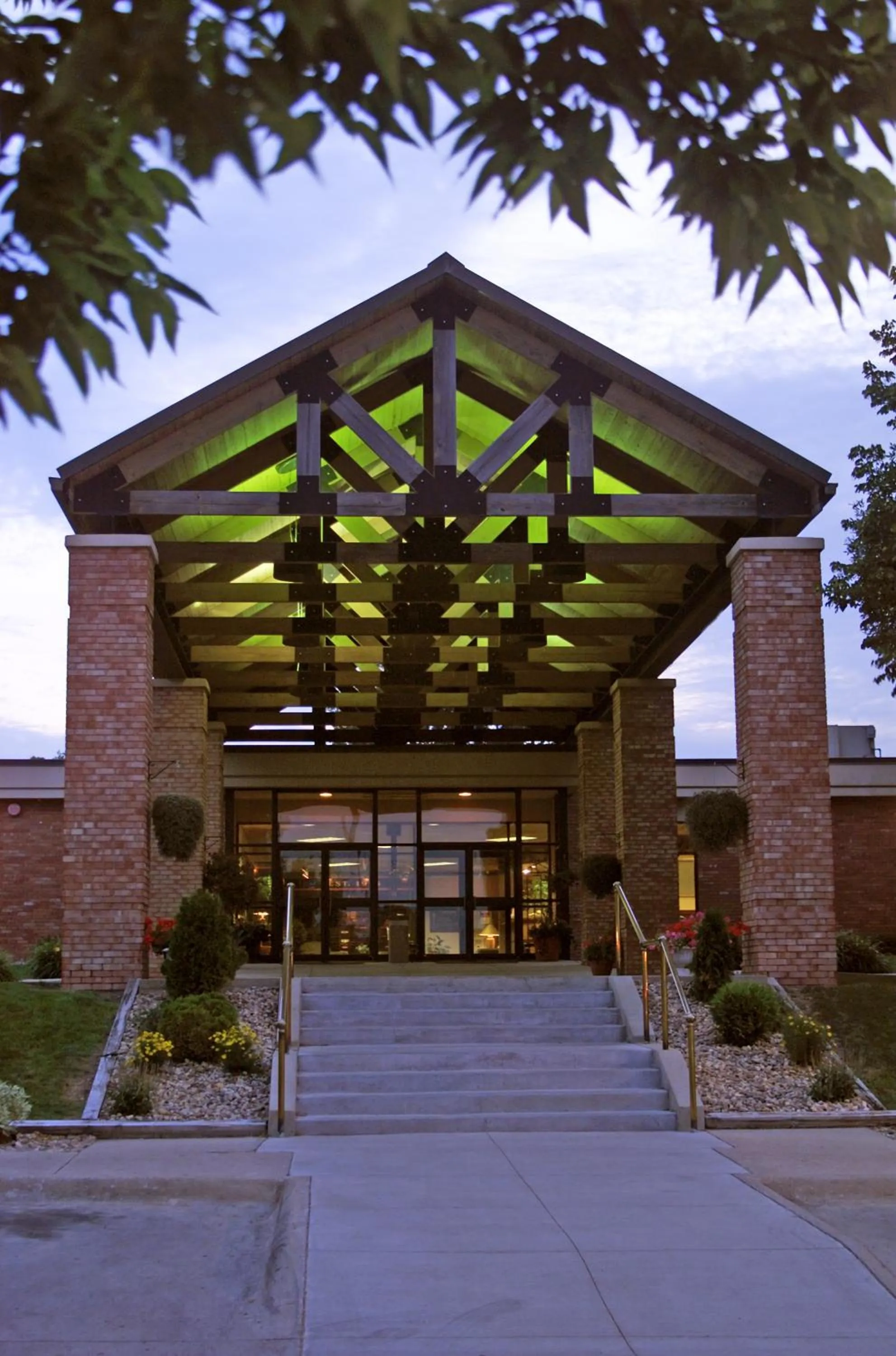 Facade/entrance in Lake Okoboji Resort and Conference Center