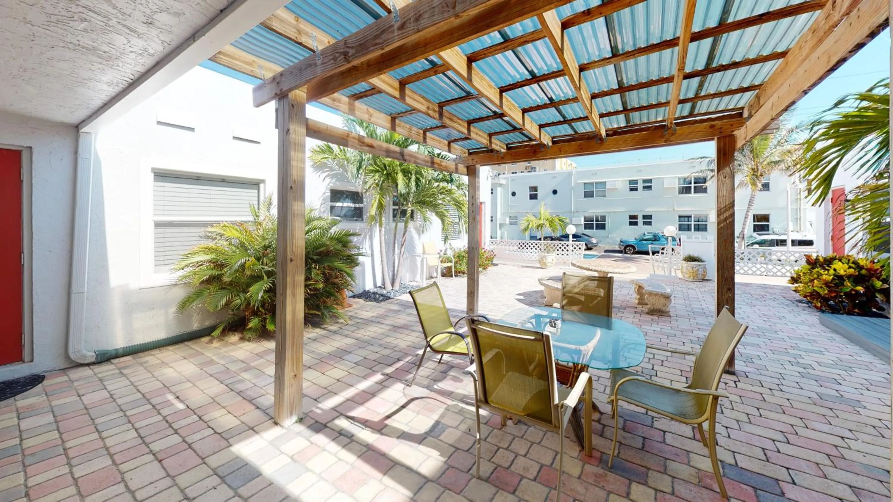 Balcony/Terrace in Sun Beach Inn