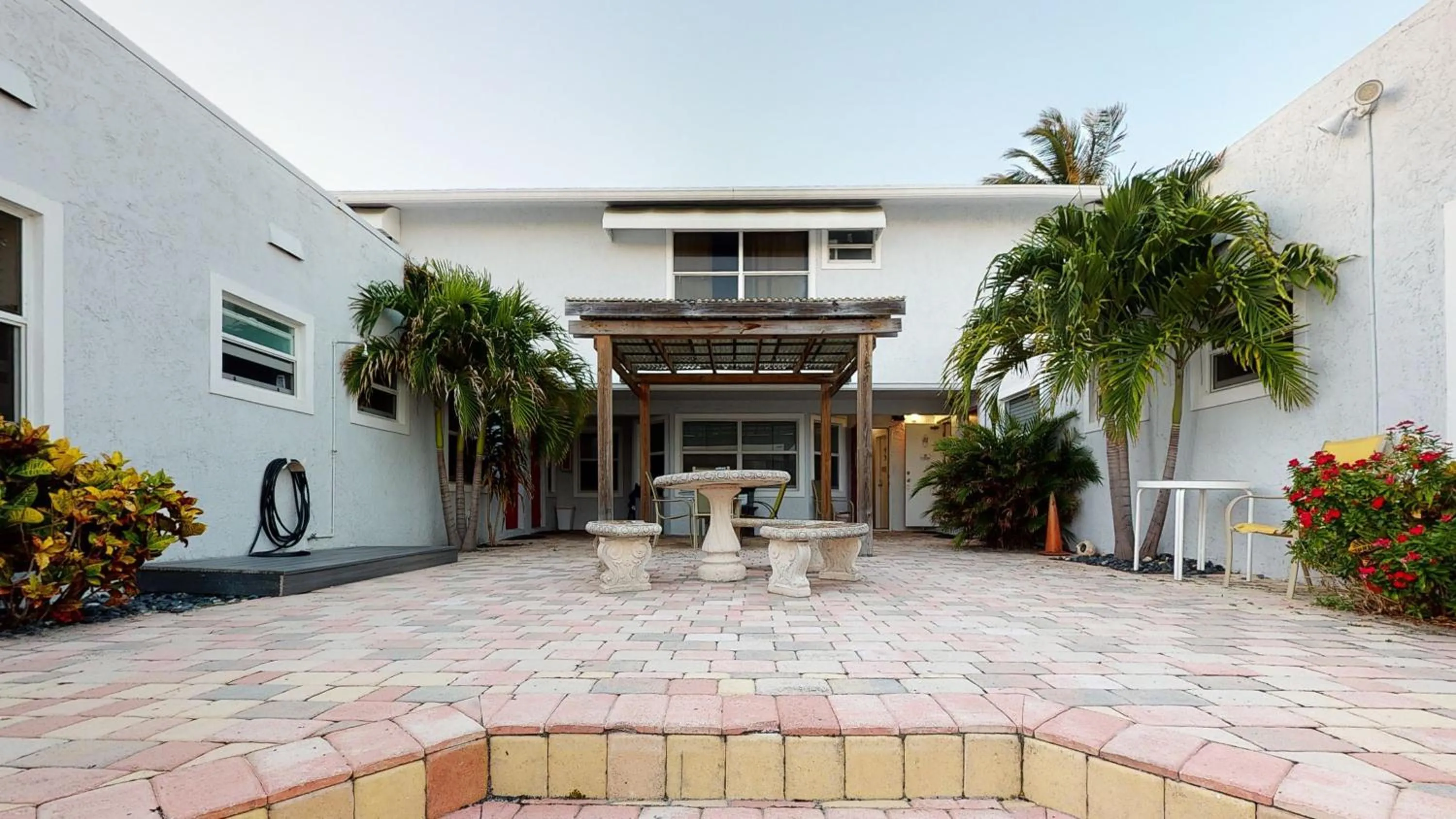 Patio in Sun Beach Inn