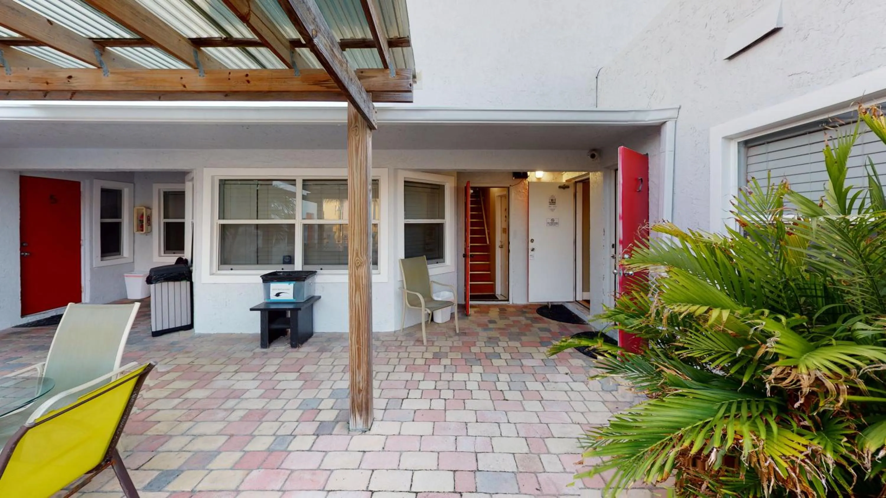 Patio in Sun Beach Inn