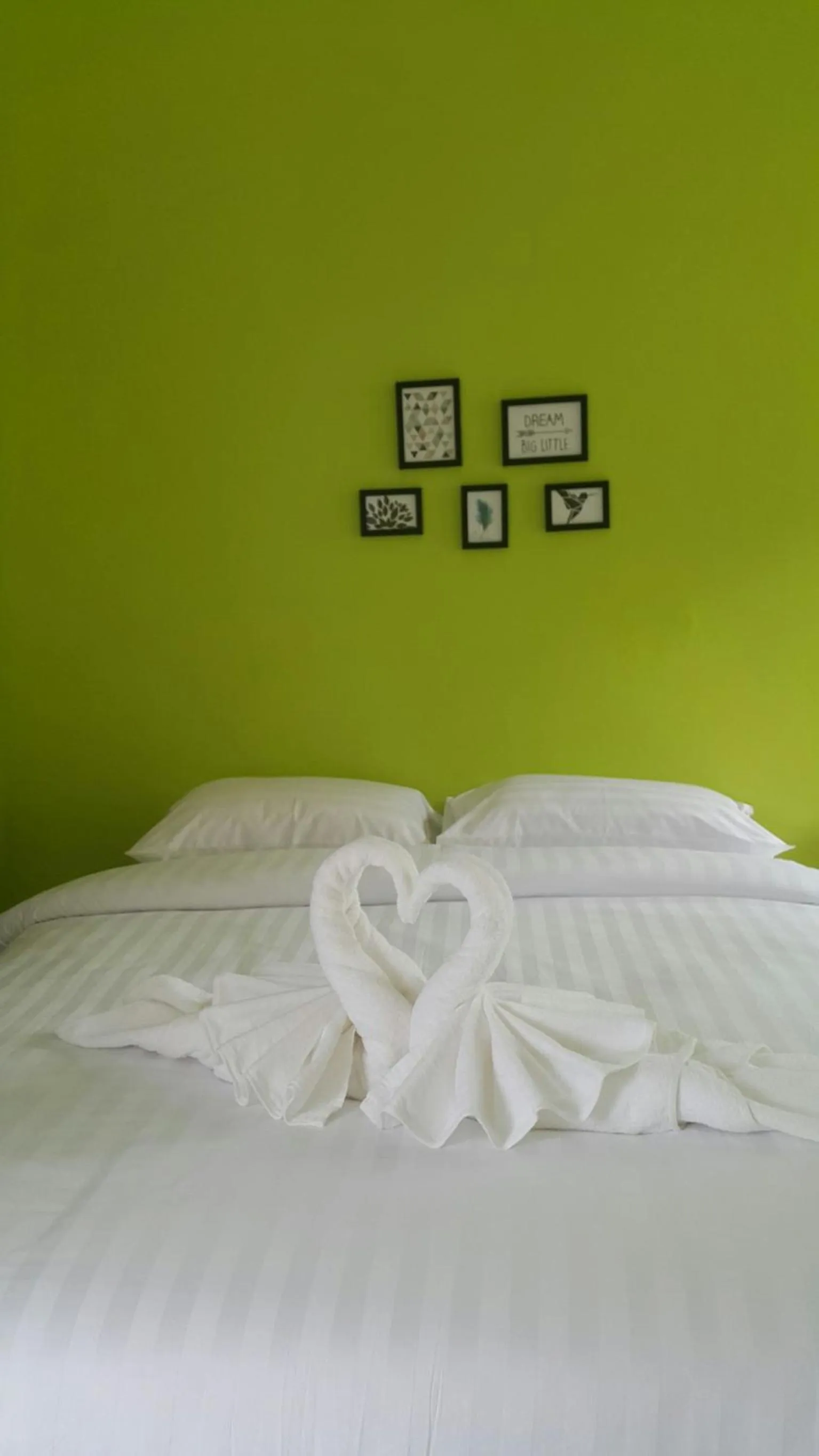 Bed in Patchy & PPraw Family