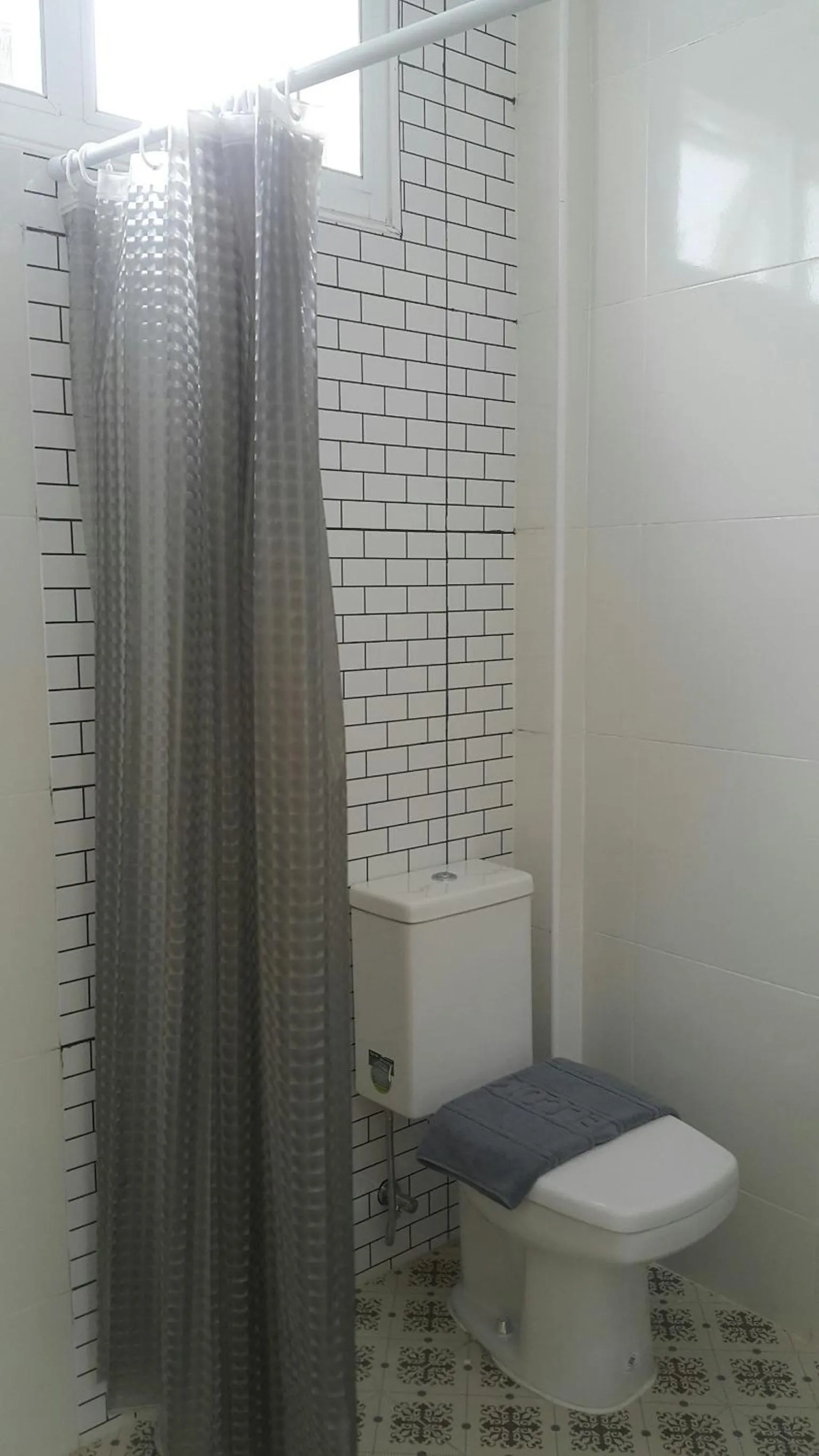 Bathroom in Patchy & PPraw Family