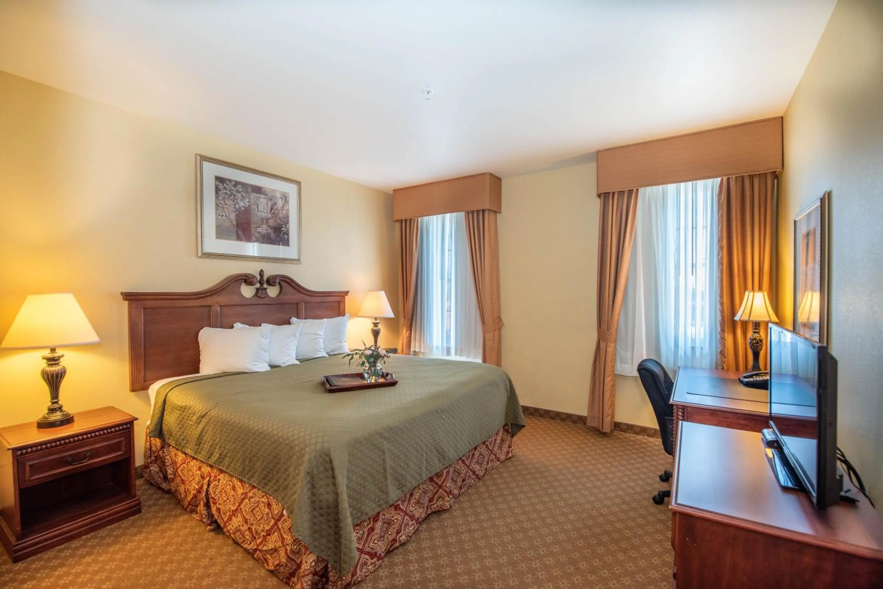 Bed in Natchez Grand Hotel On The River