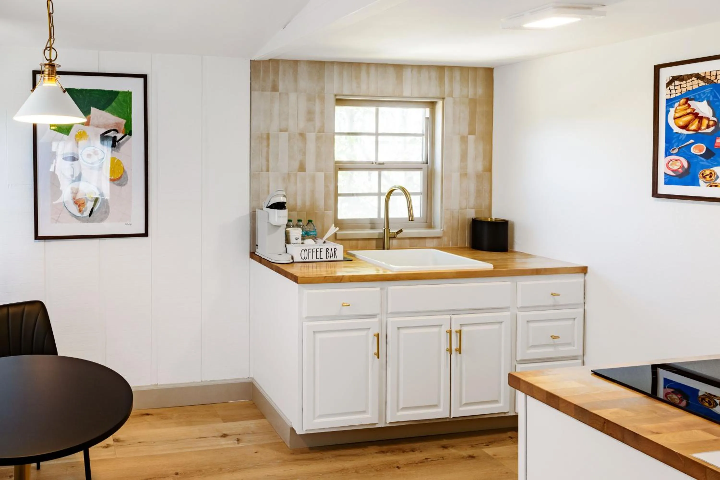 Kitchen or kitchenette in The Marlo