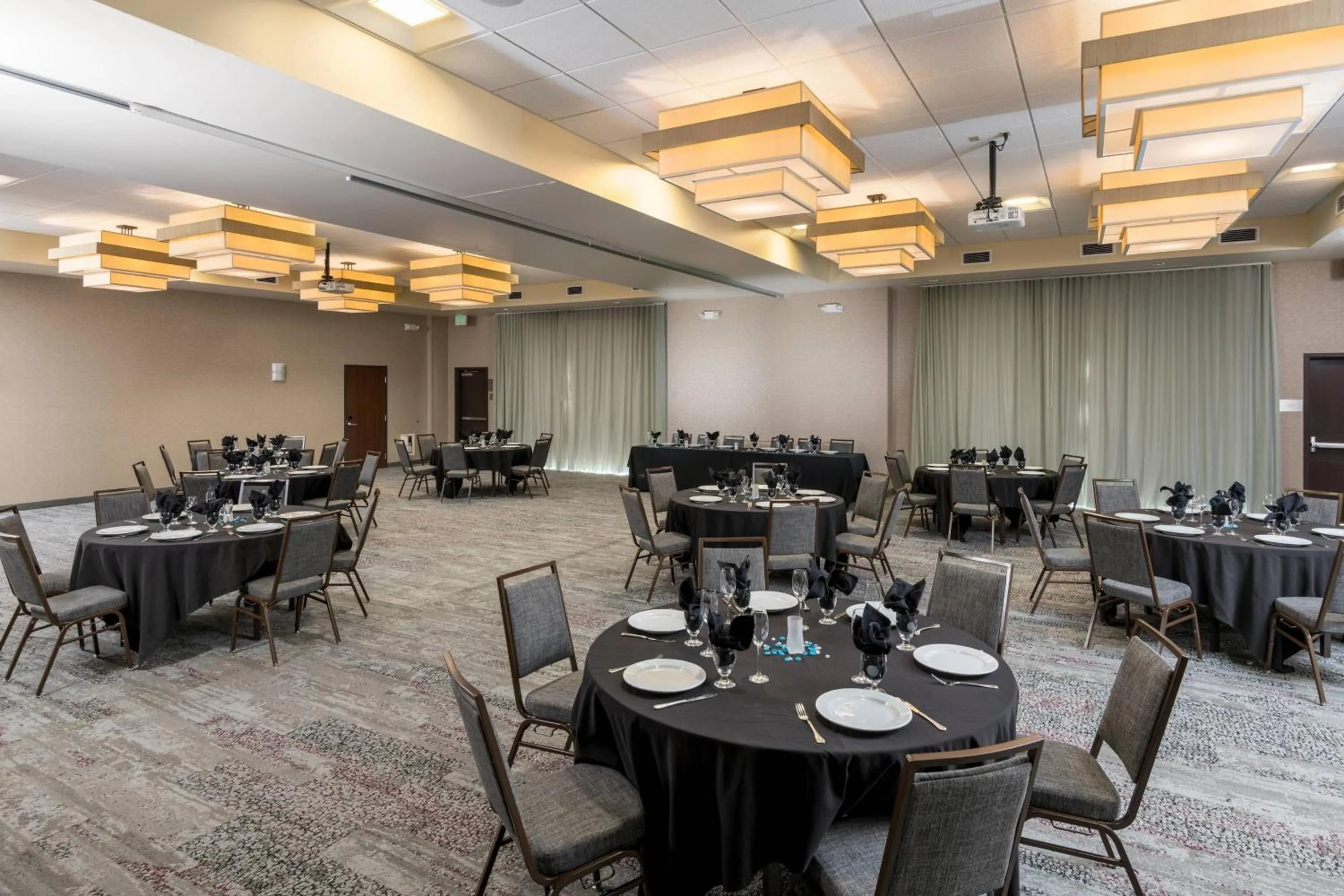 Meeting/conference room in Courtyard by Marriott San Diego Oceanside