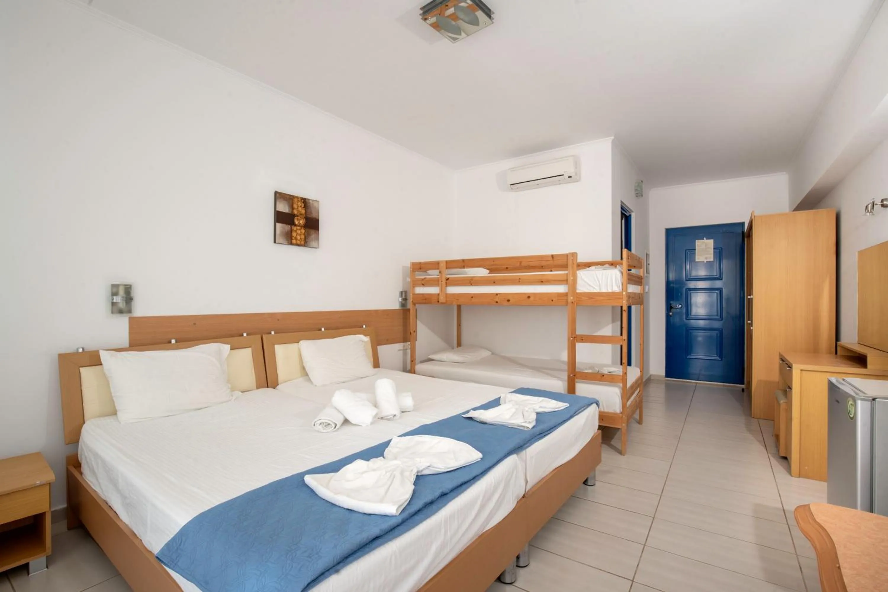 Photo of the whole room in Raffaello Beach