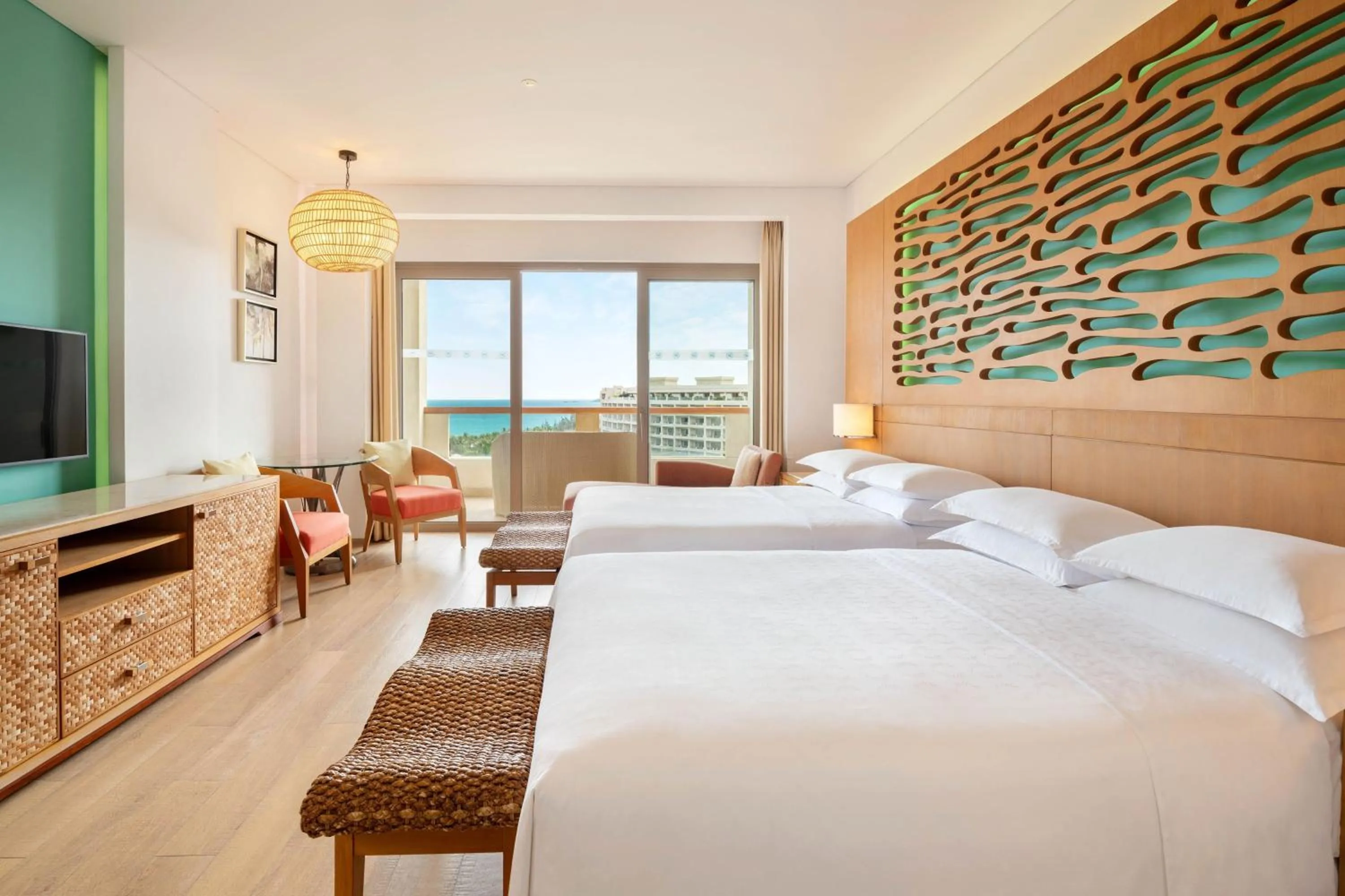 Photo of the whole room, Bed in Sheraton Sanya Haitang Bay Resort