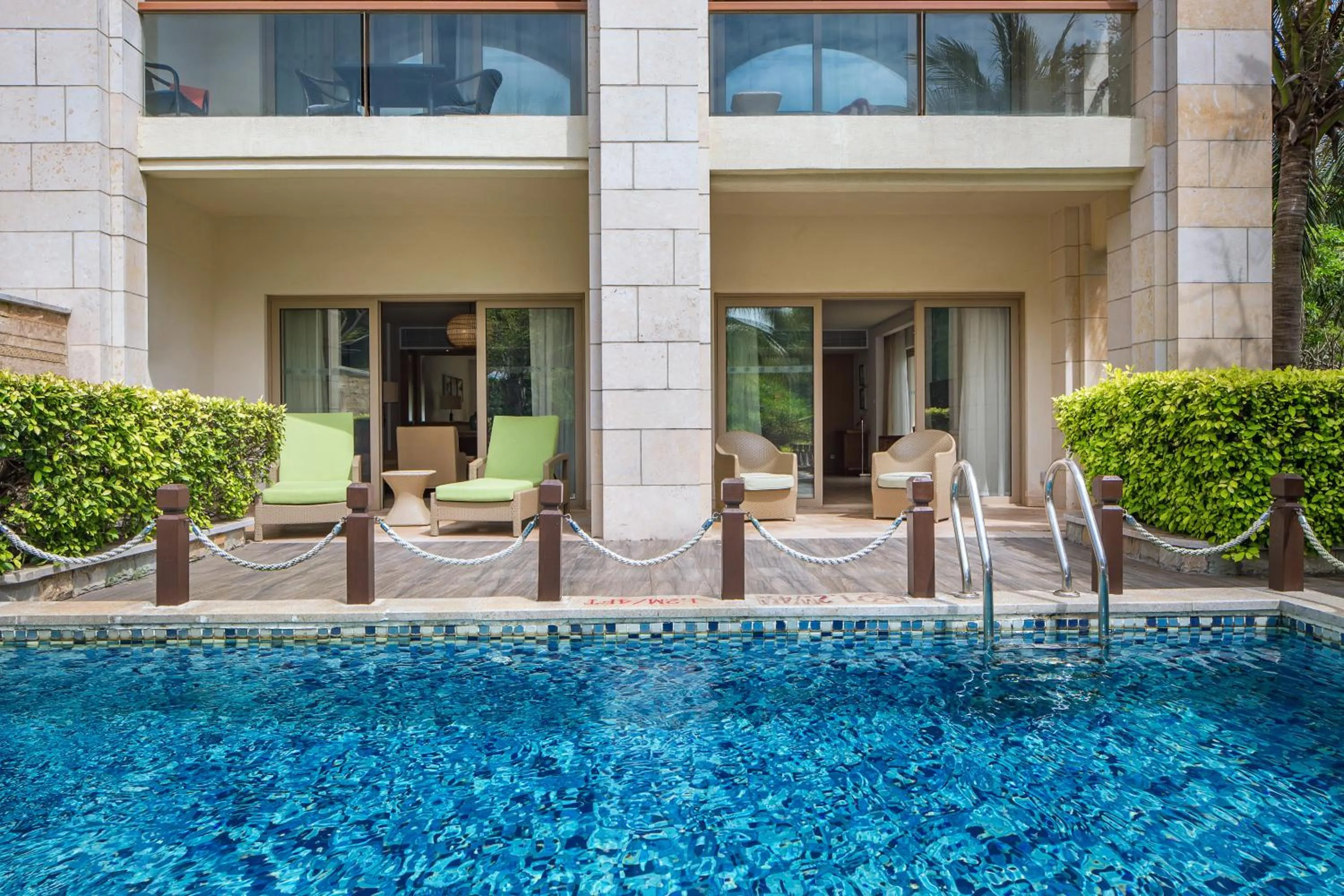 Pool view in Sheraton Sanya Haitang Bay Resort